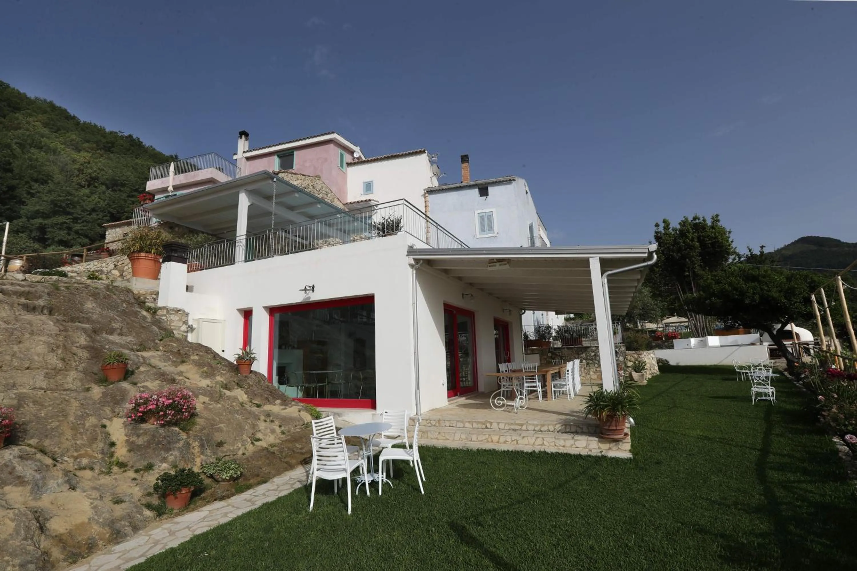 Patio in Borgo Rosso di Sera - Resort Country Chic