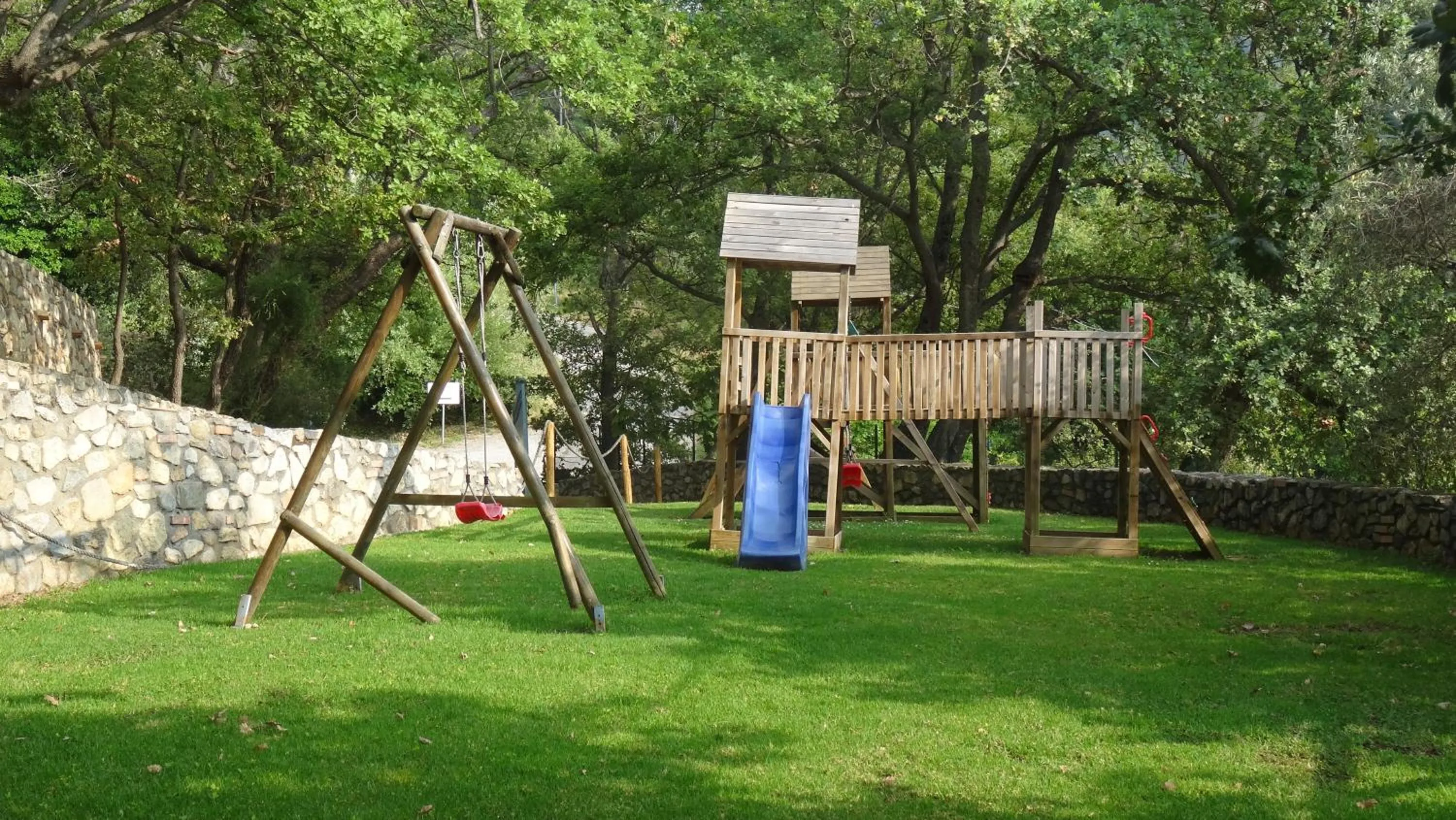 Children play ground in Borgo Rosso di Sera - Resort Country Chic
