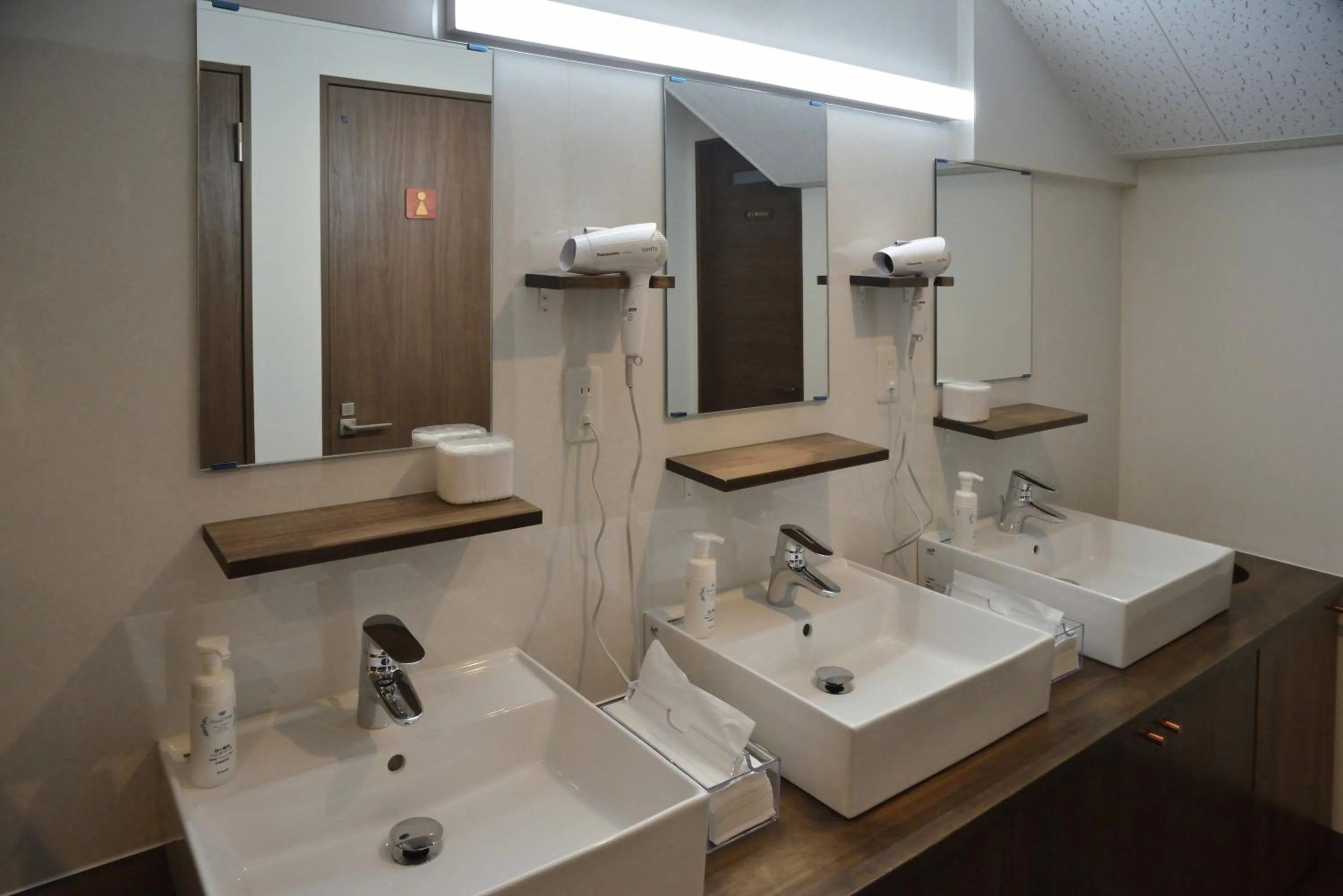 Area and facilities in JAM HOSTEL Hakata Station Front