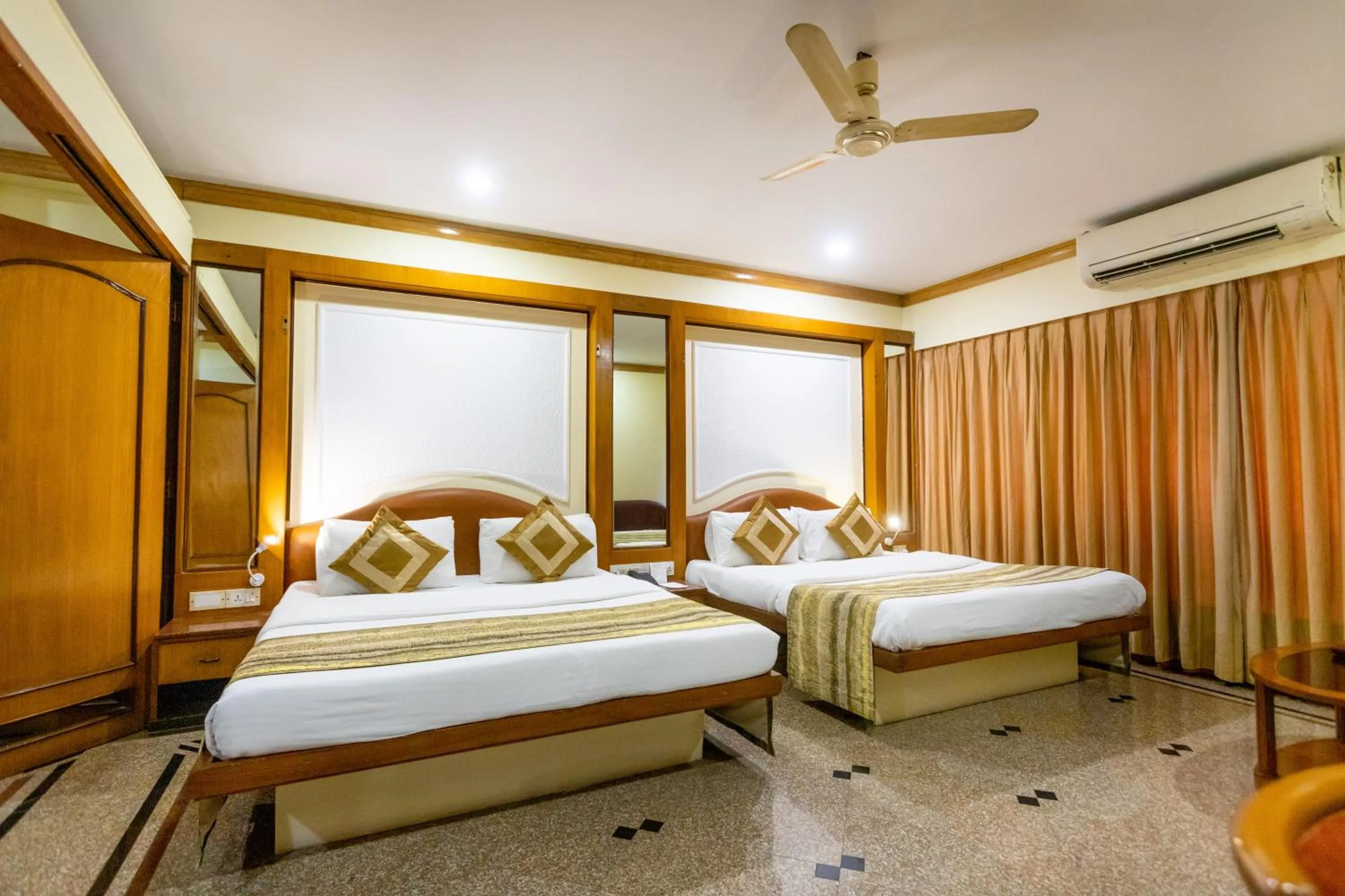 Photo of the whole room, Bed in Garden Hotel