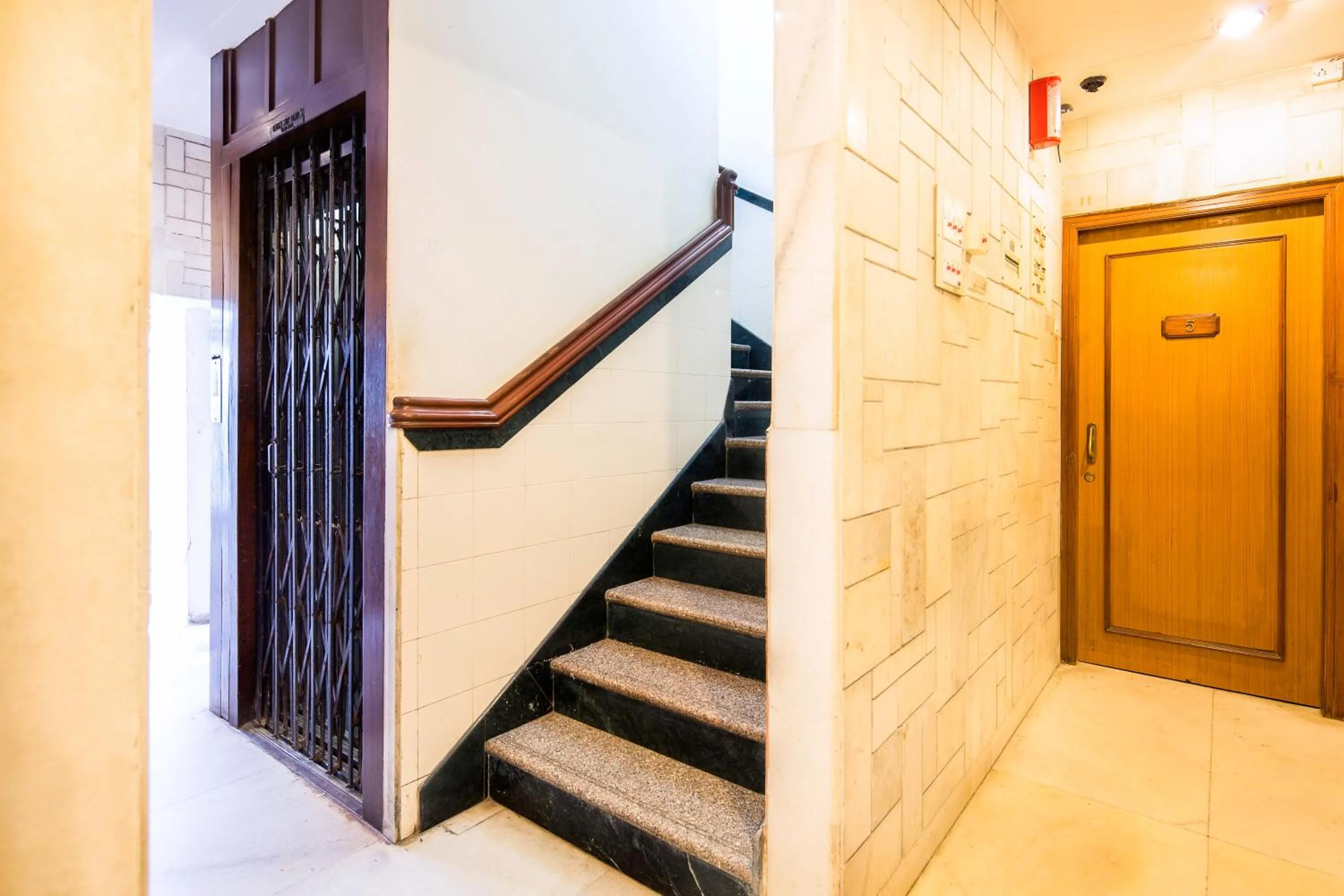 Decorative detail in Garden Hotel