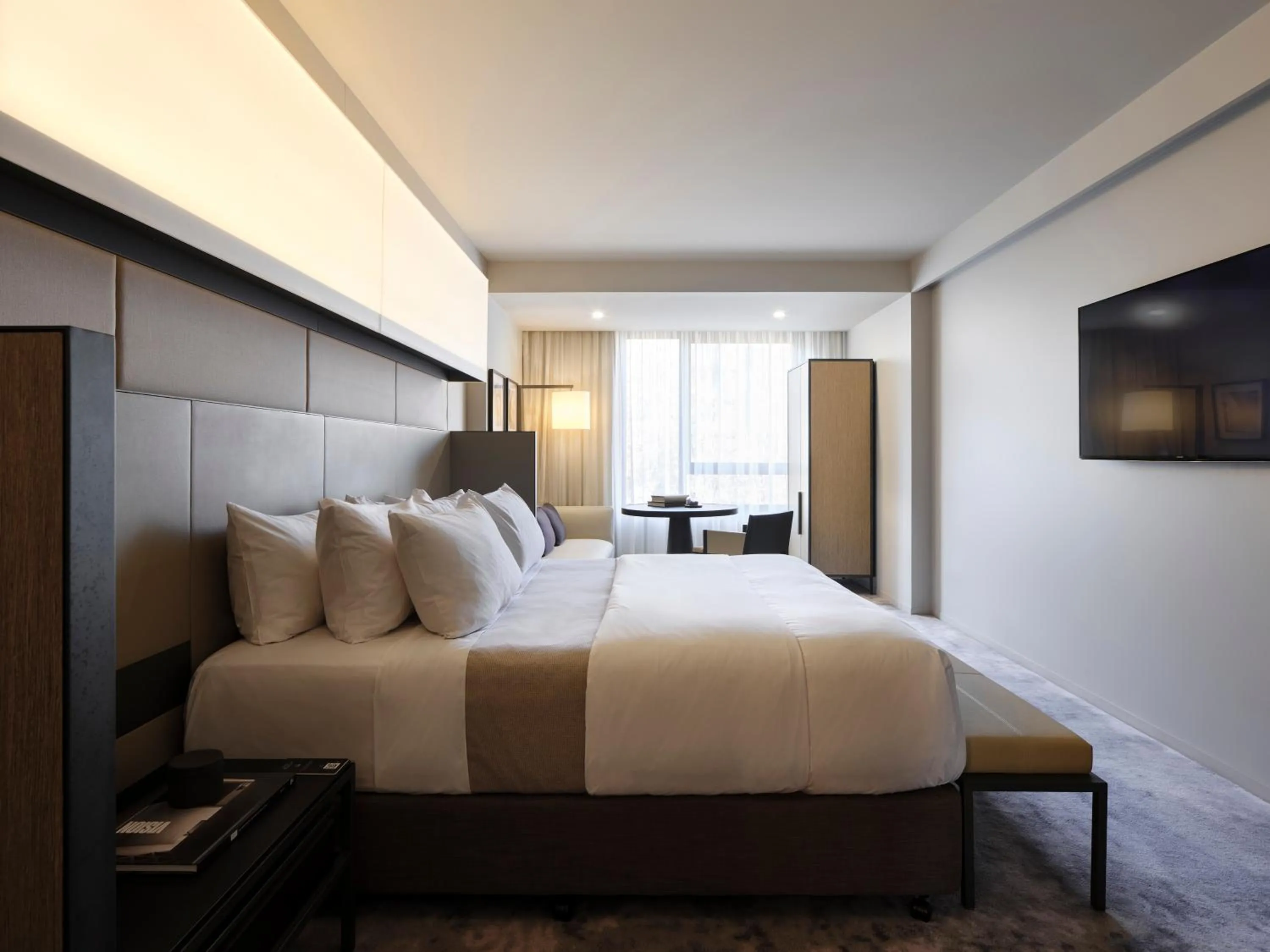 Bedroom, Bed in Hotel Realm