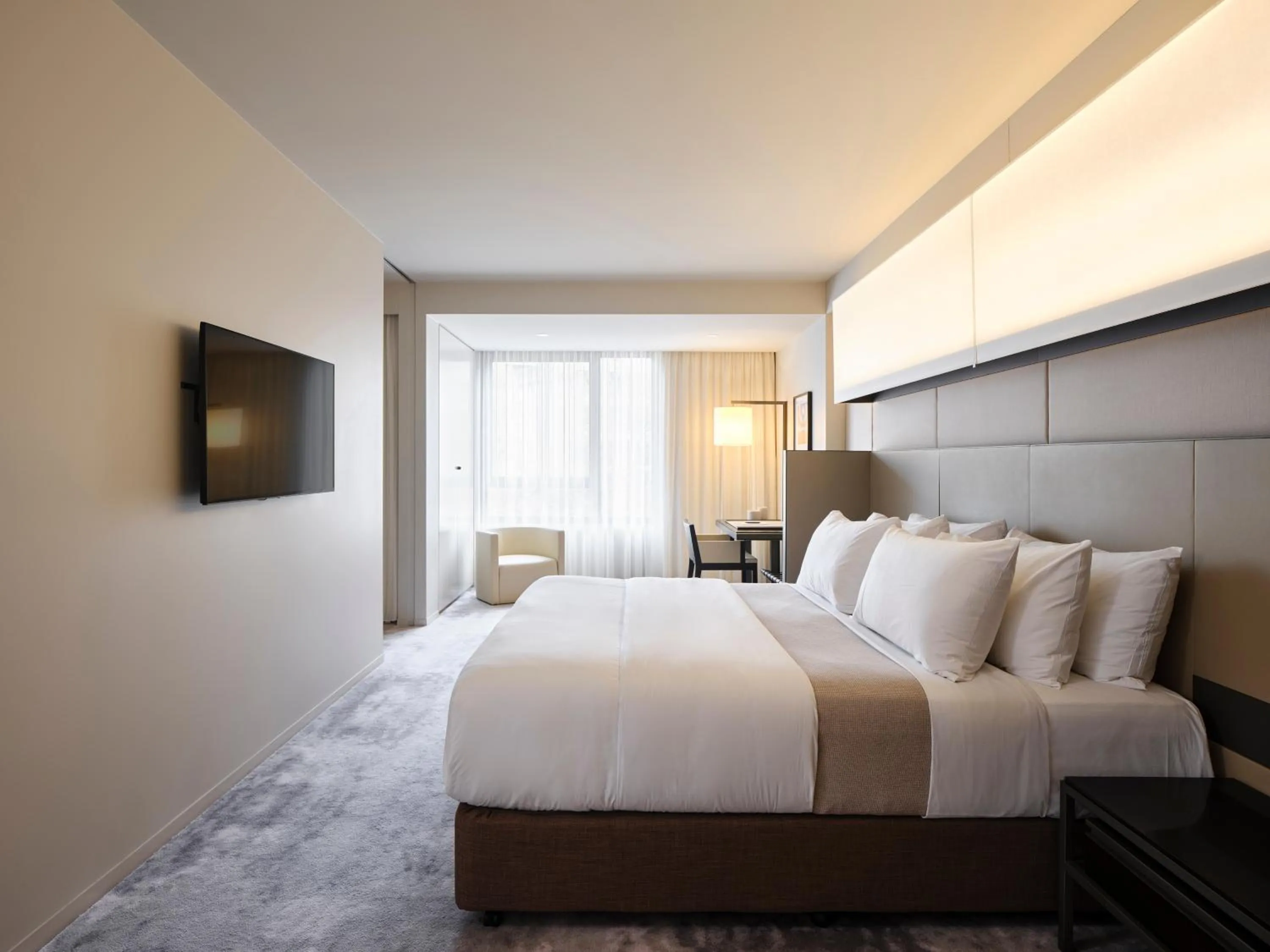 Bedroom, Bed in Hotel Realm