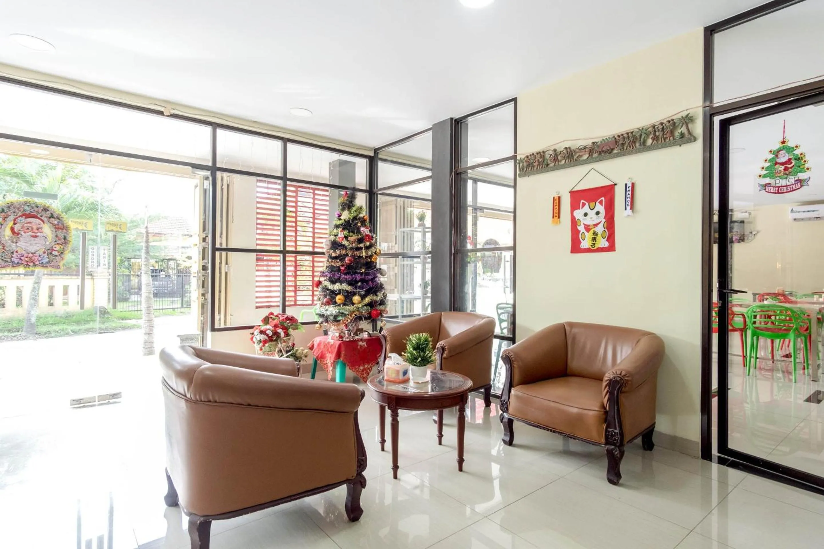 Lobby or reception in Hotel O Helvetia Residence