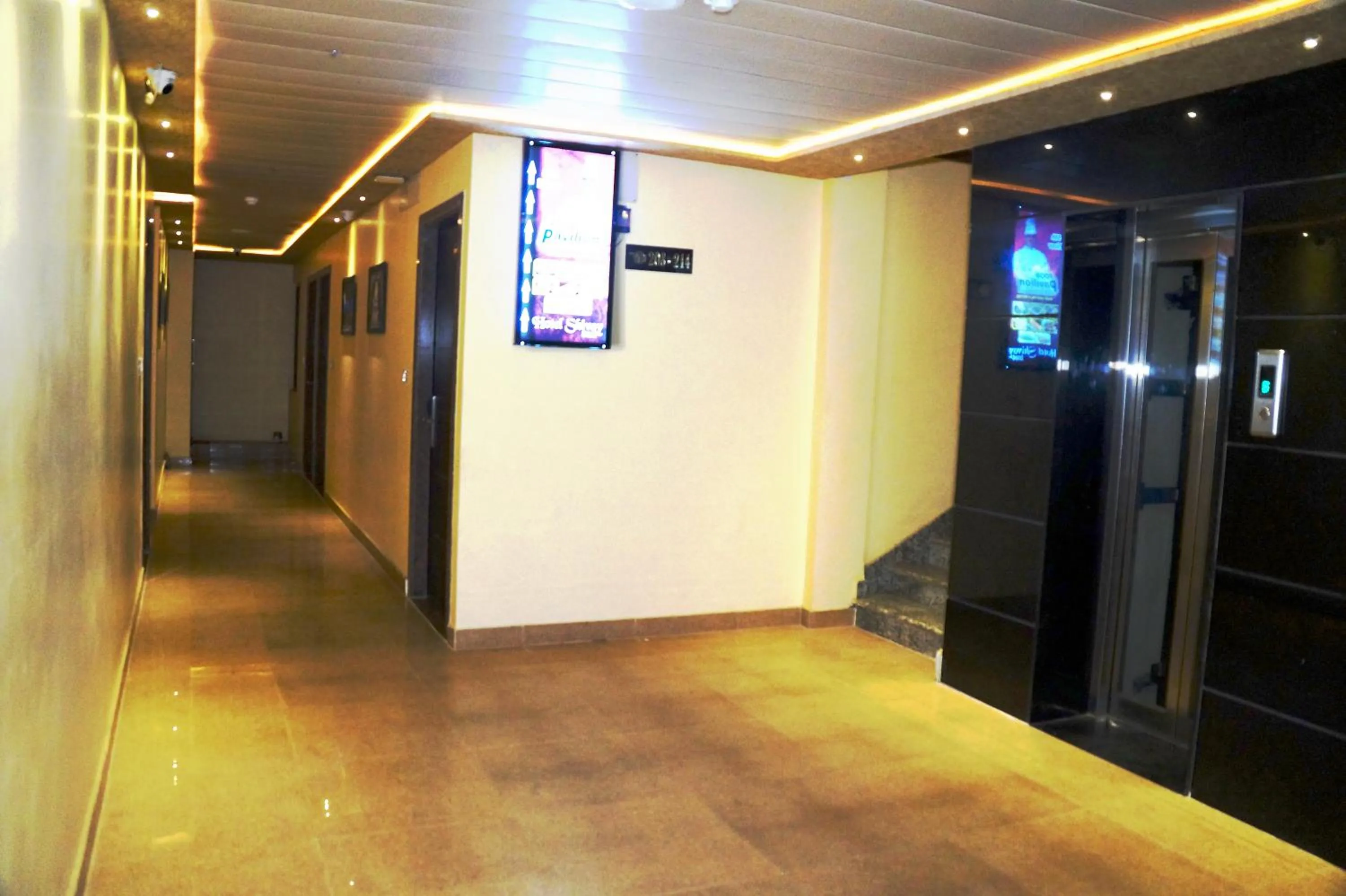 acessibility in HOTEL SHIVOY GRAND