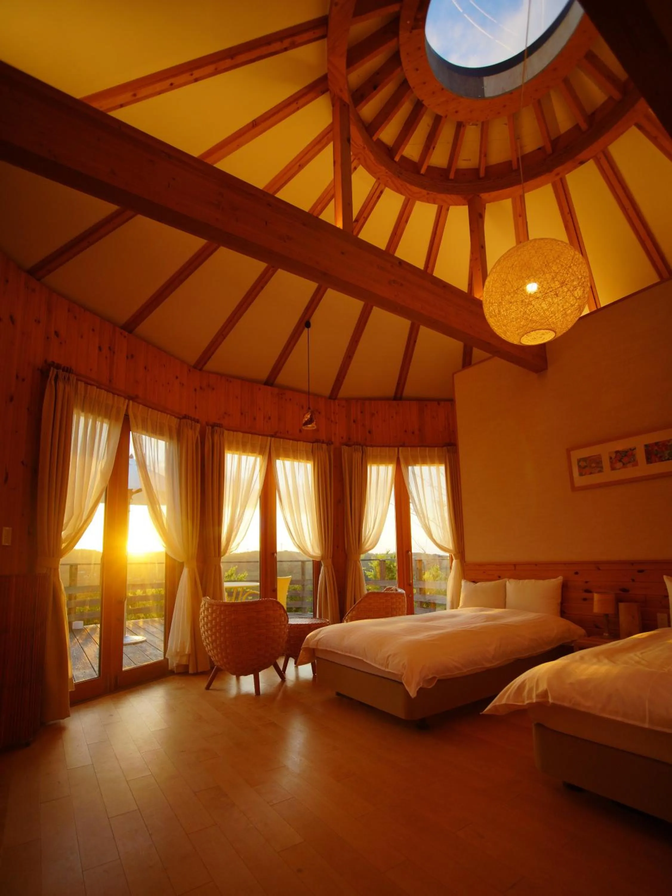 Photo of the whole room, Bed in GRAND CHARIOT Hokutoshichisei 135°