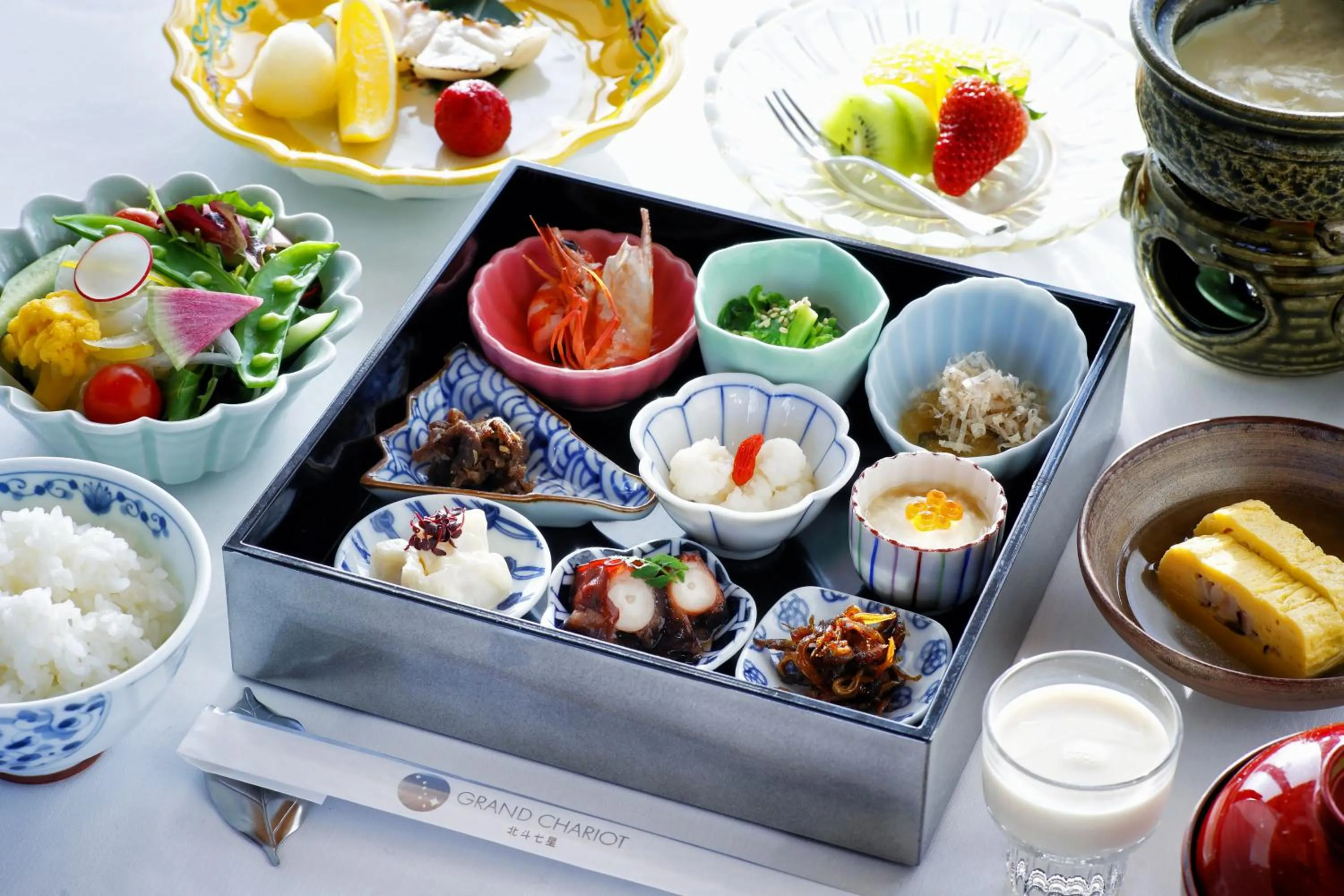 Food and drinks in GRAND CHARIOT Hokutoshichisei 135°