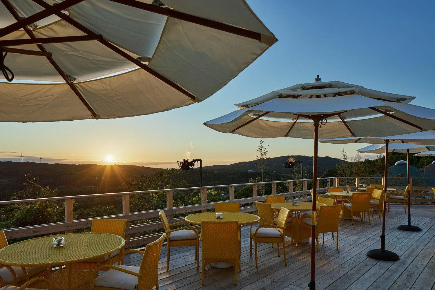 Restaurant/places to eat in GRAND CHARIOT Hokutoshichisei 135°