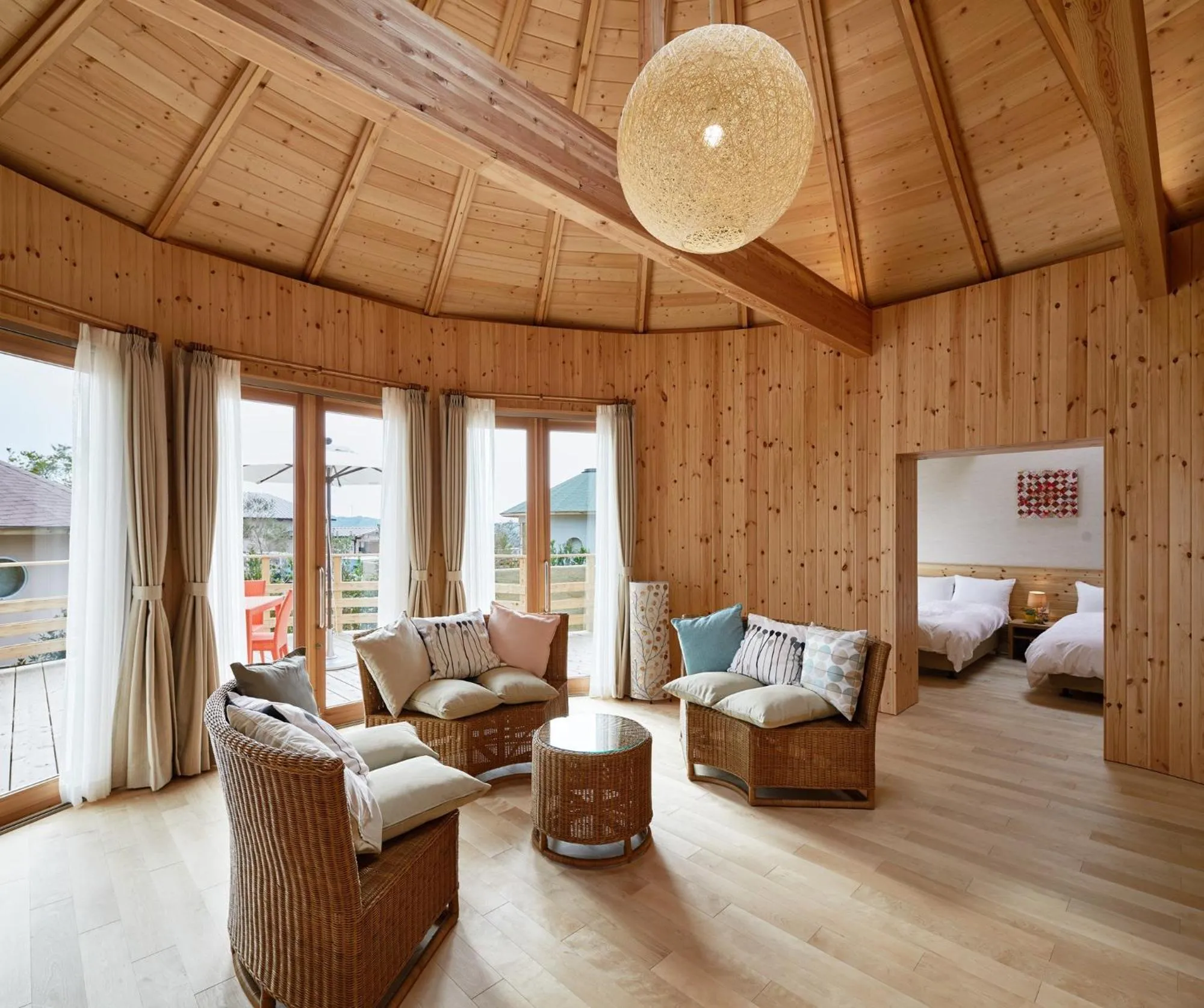 Living room, Bed in GRAND CHARIOT Hokutoshichisei 135°