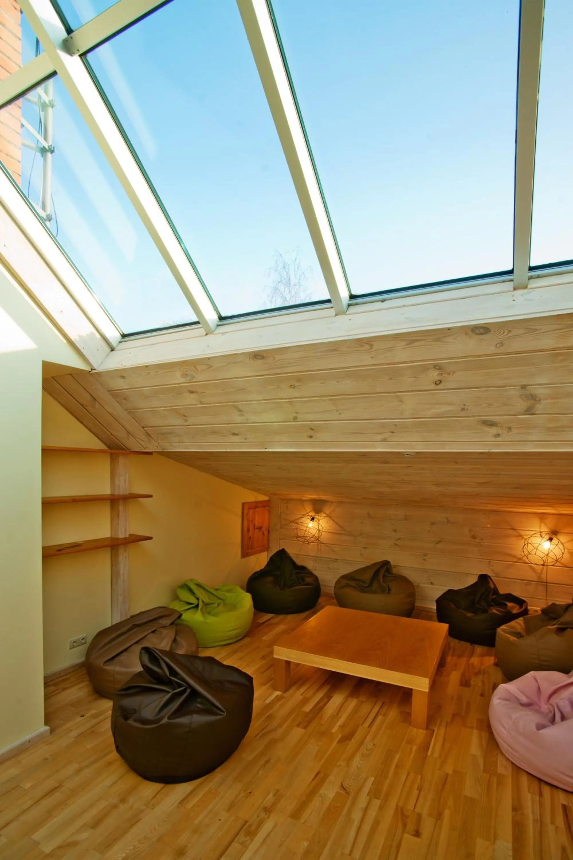 Communal lounge/ TV room in Reinis