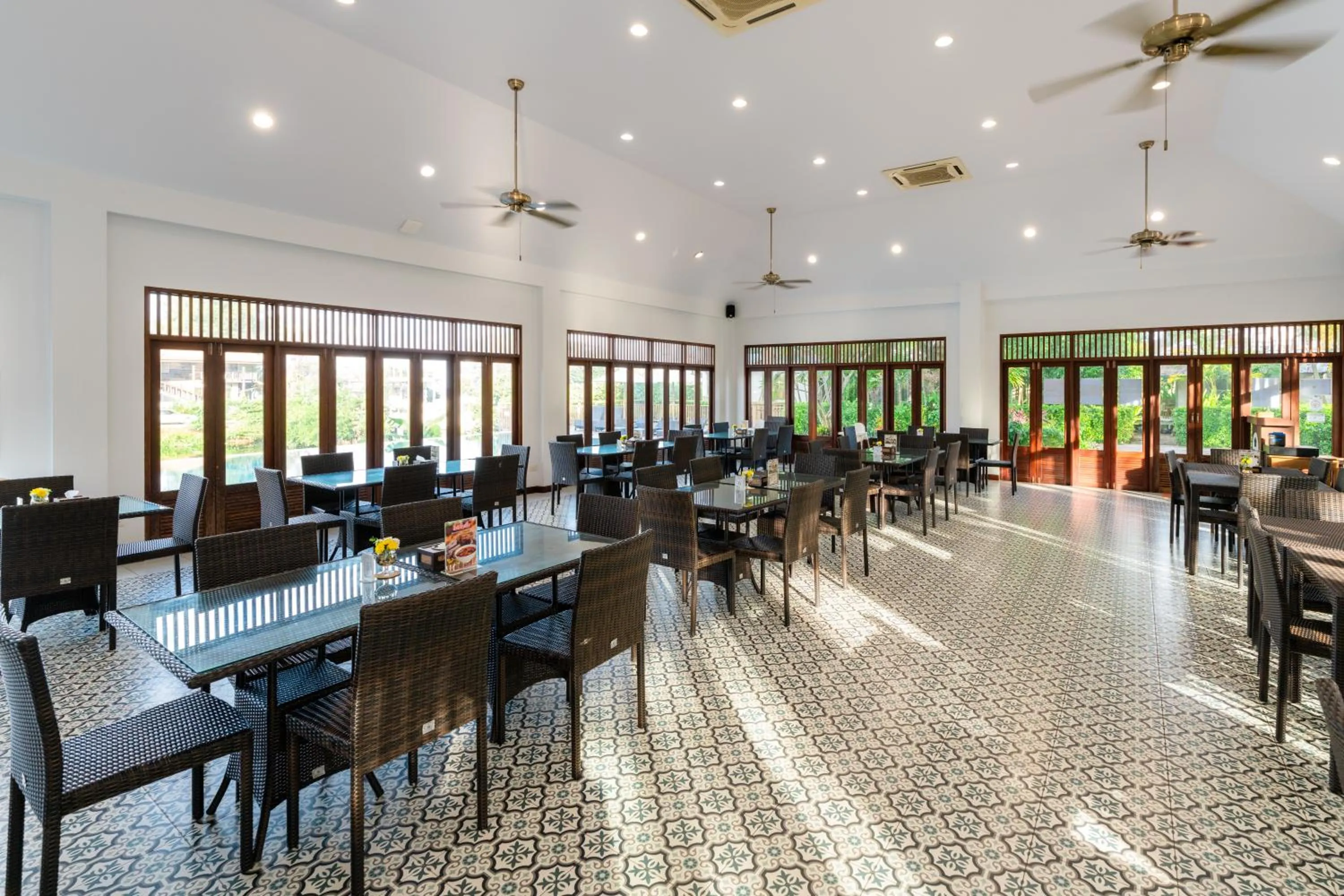 Restaurant/places to eat in Baan Pun Sook Resort