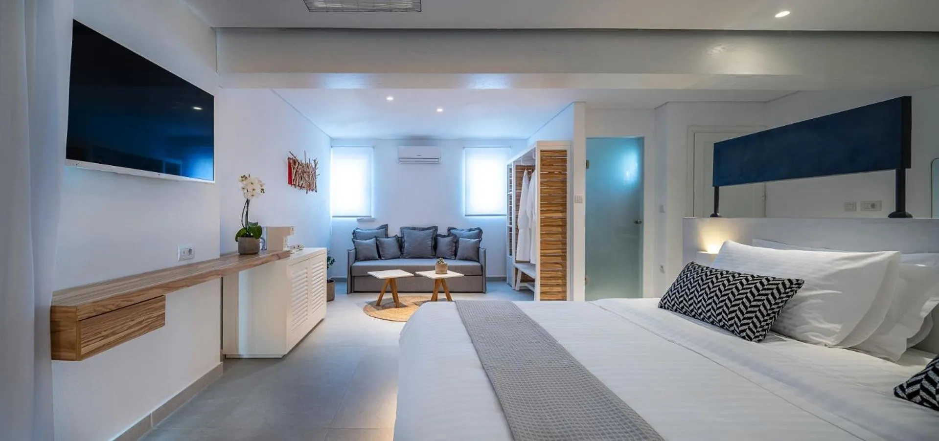 Bed in Kantouni Beach Boutique Hotel