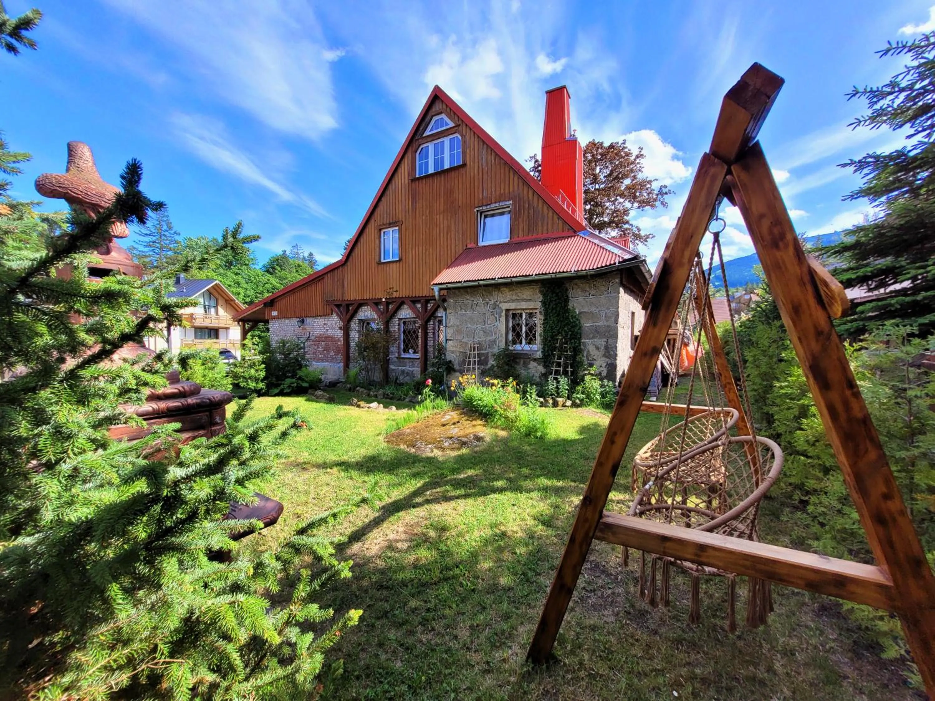 Property building in SCOTS pokoje gościnne