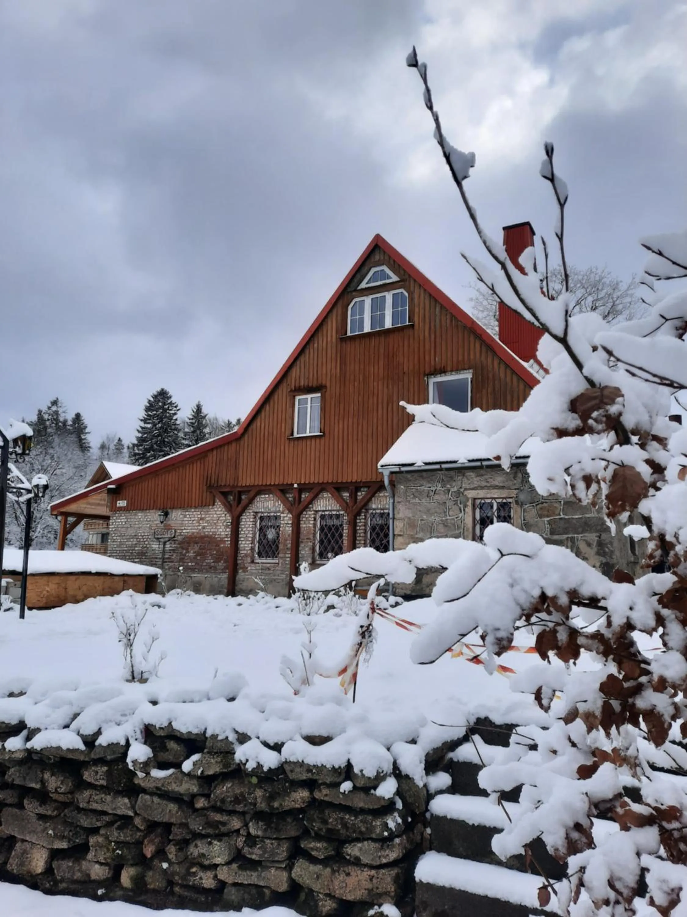 Property building in SCOTS pokoje gościnne