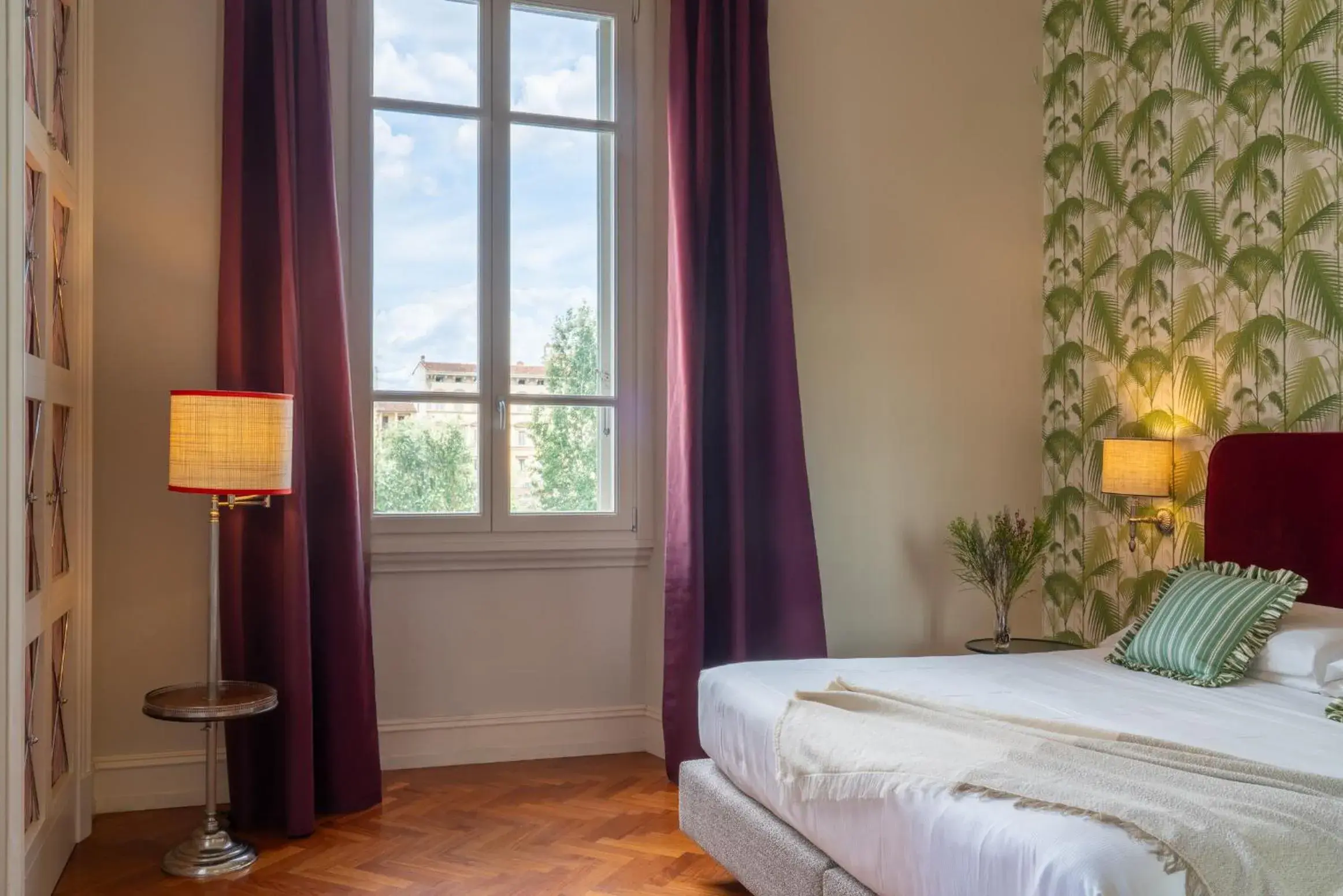 Deluxe Apartment in Serristori Palace Residence Deluxe Apartment in Serristori Palace Residence