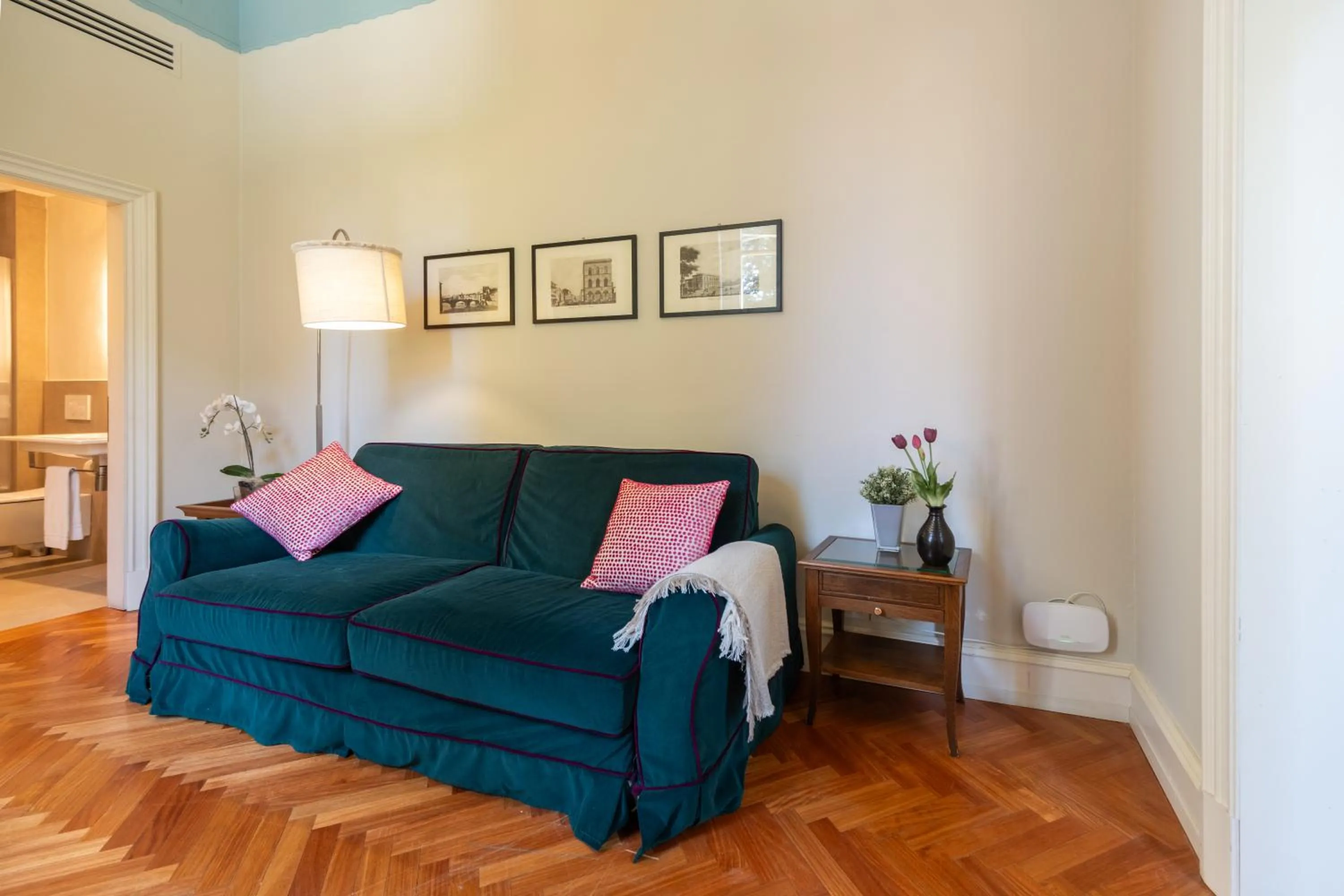 Living room in Serristori Palace Residence