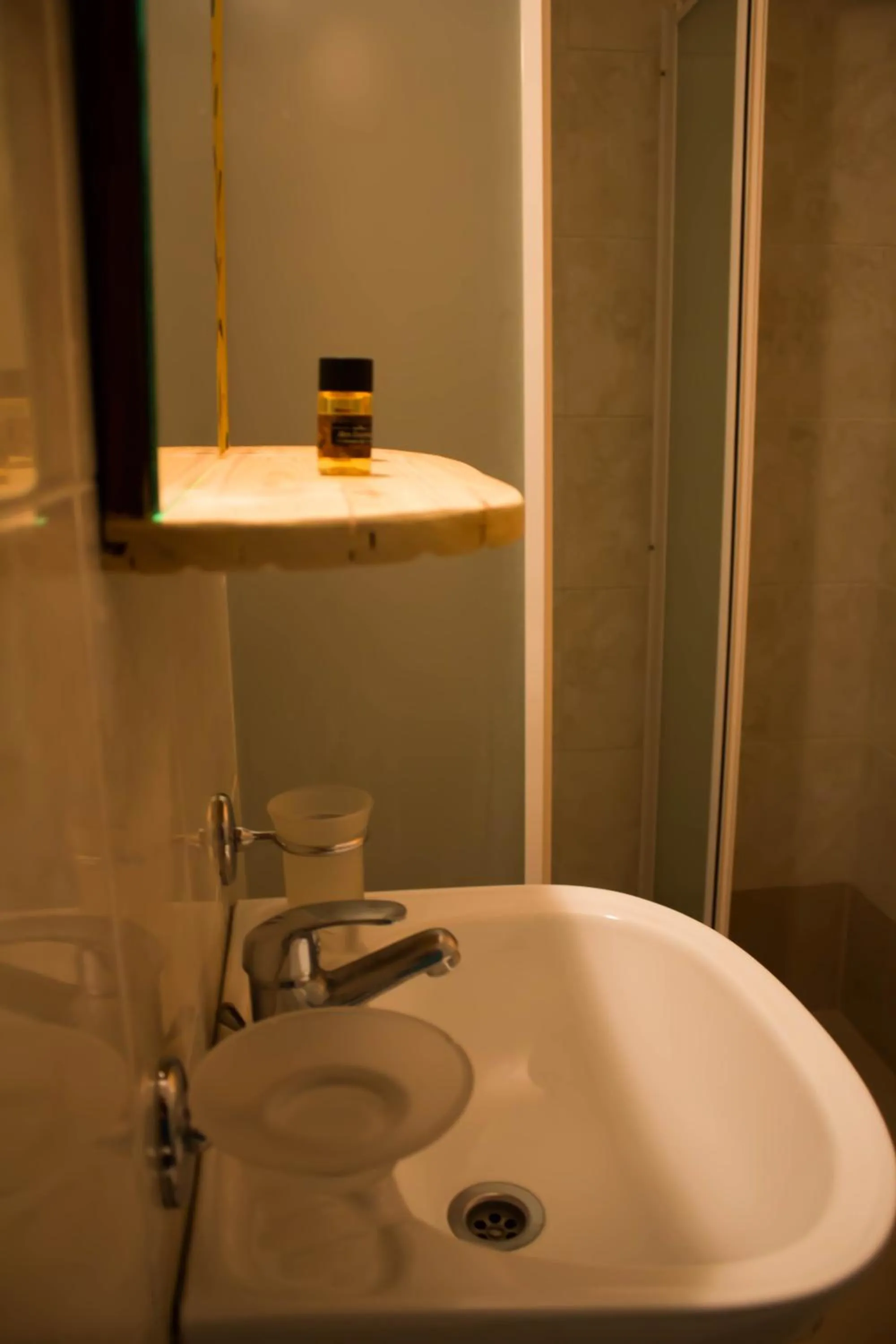 Shower in Bonne Nuit Pension