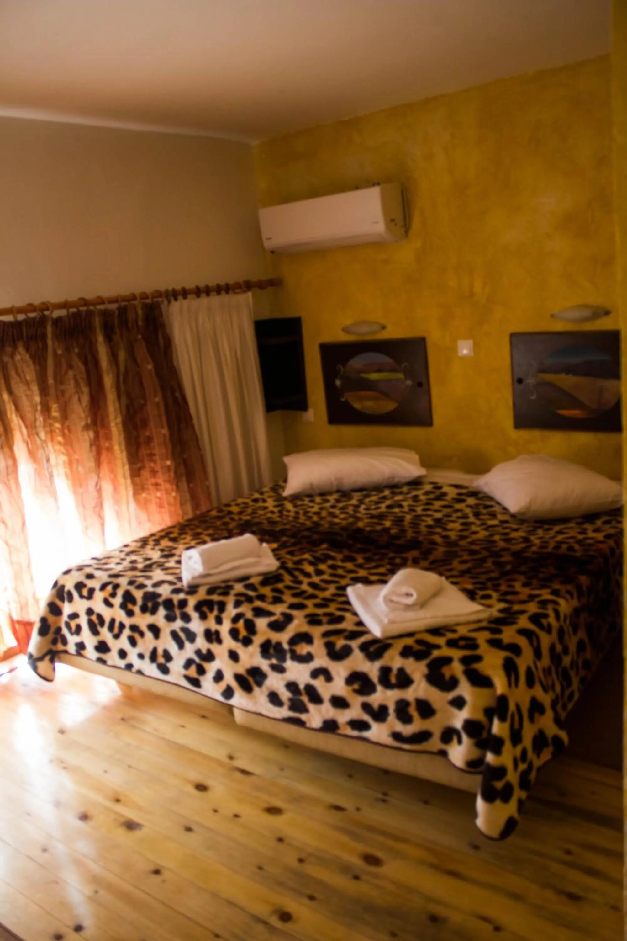 Bedroom, Bed in Bonne Nuit Pension