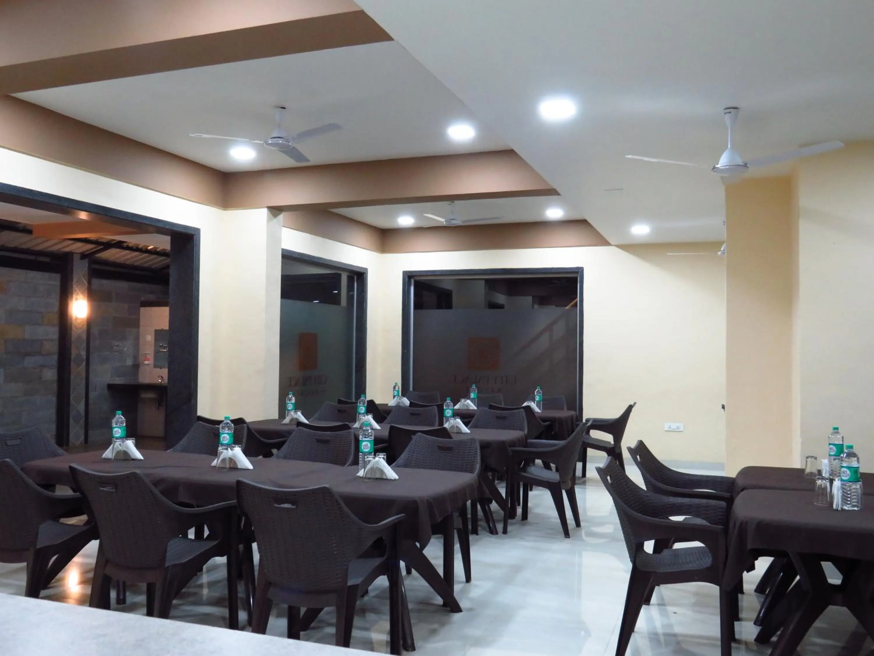 Restaurant/places to eat in City Palace Resort