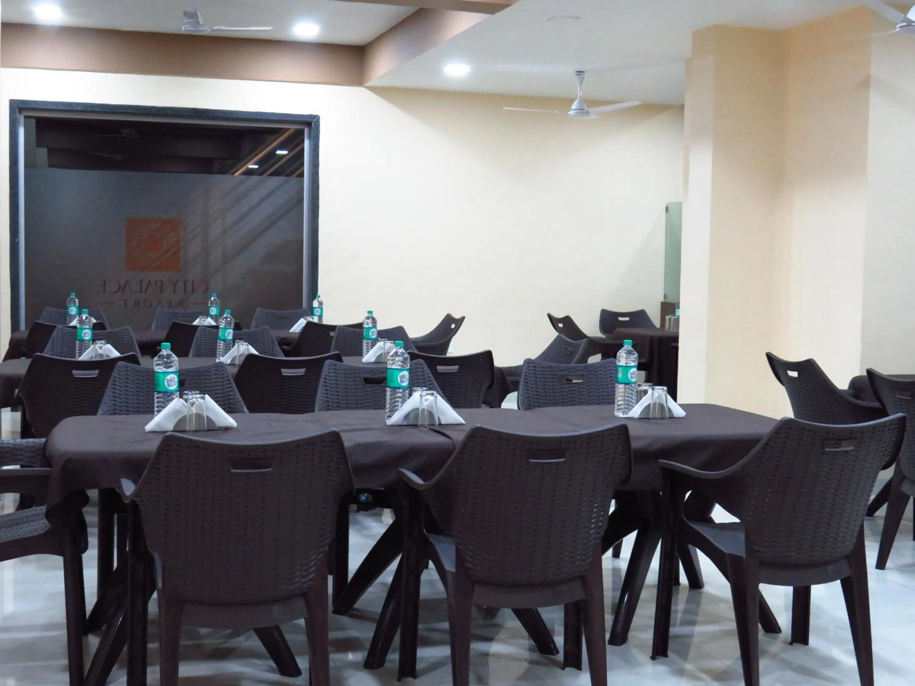 Restaurant/places to eat in City Palace Resort