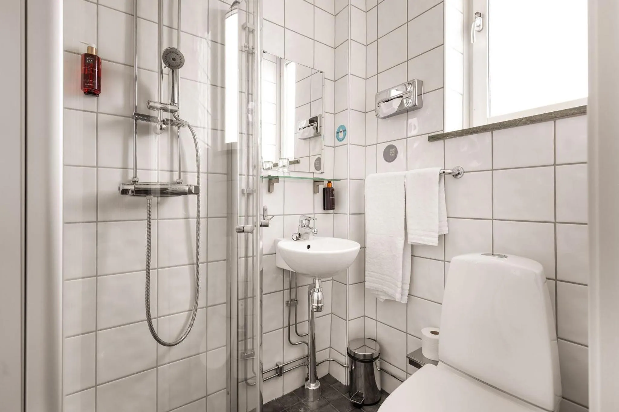 Shower in Comfort Hotel Linköping City