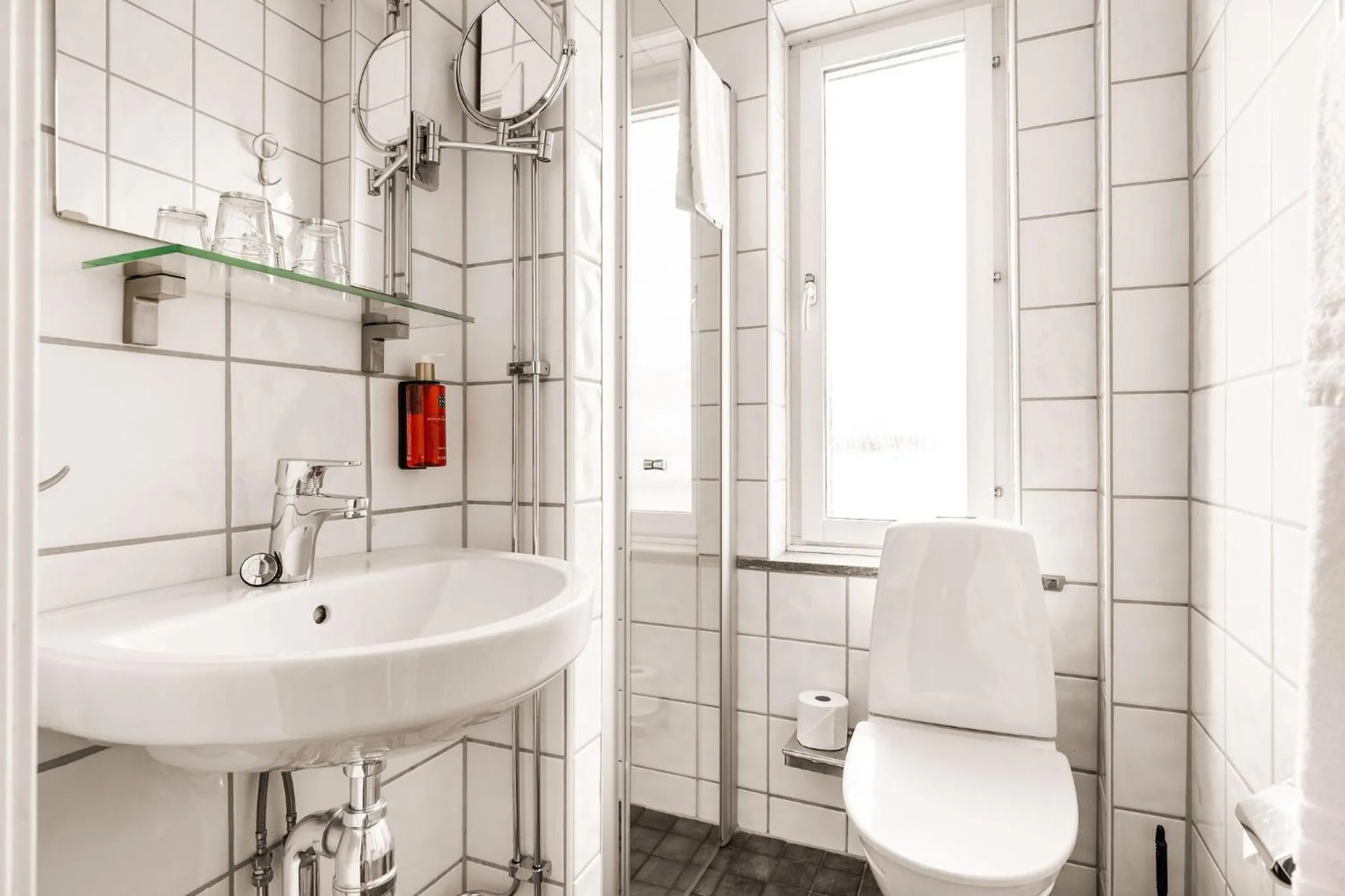 Shower in Comfort Hotel Linköping City