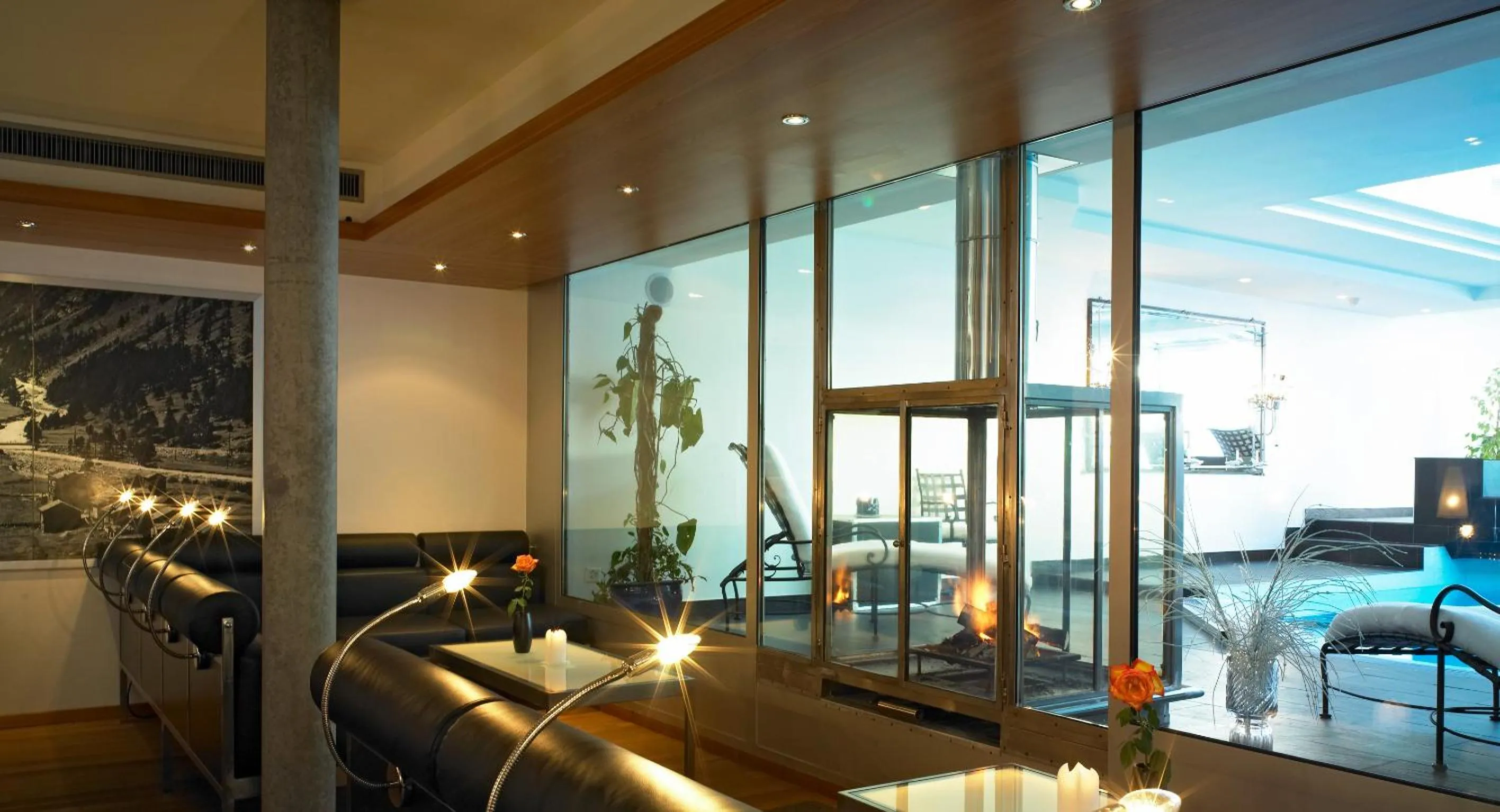 Lounge or bar in Suitenhotel Zurbriggen