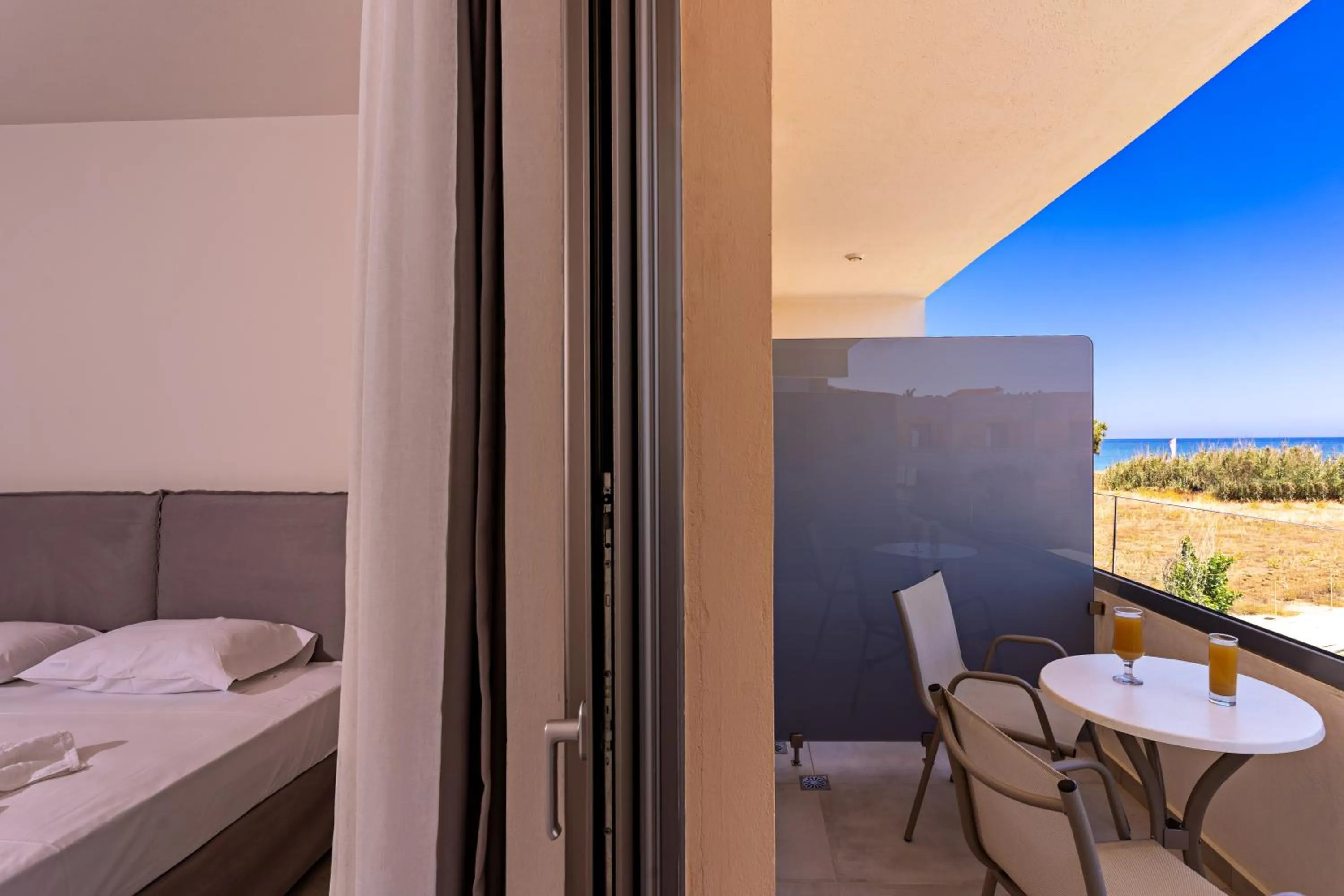 Balcony/Terrace, Bed in Hotel Kathrin Beach