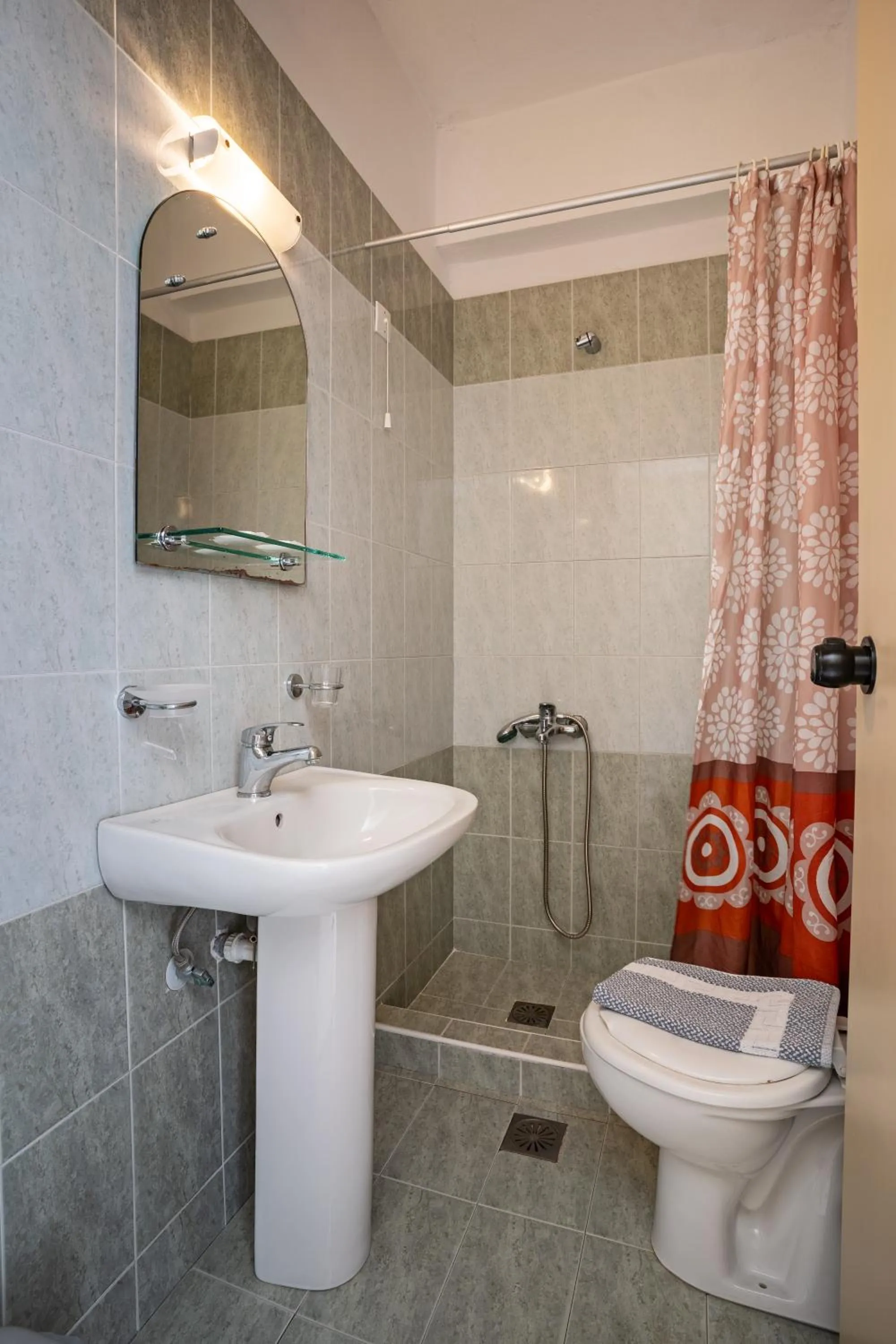 Bathroom in Hotel Kathrin Beach