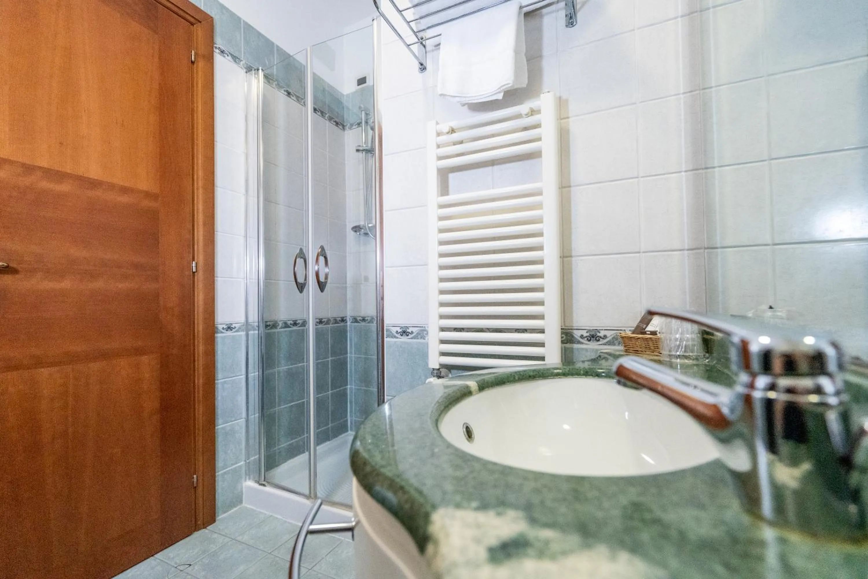 Shower in Art Hotel Santa Lucia