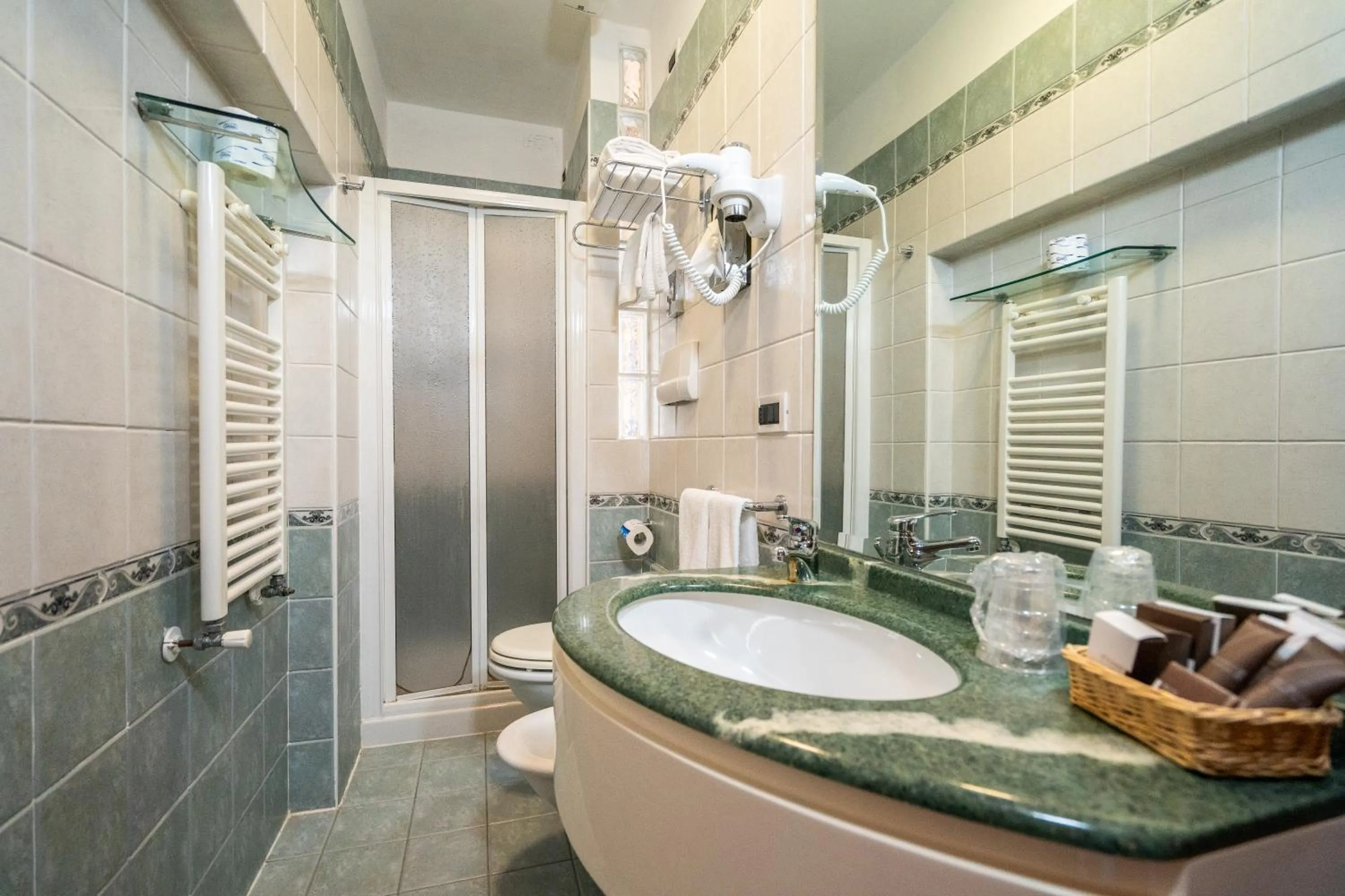 Shower in Art Hotel Santa Lucia