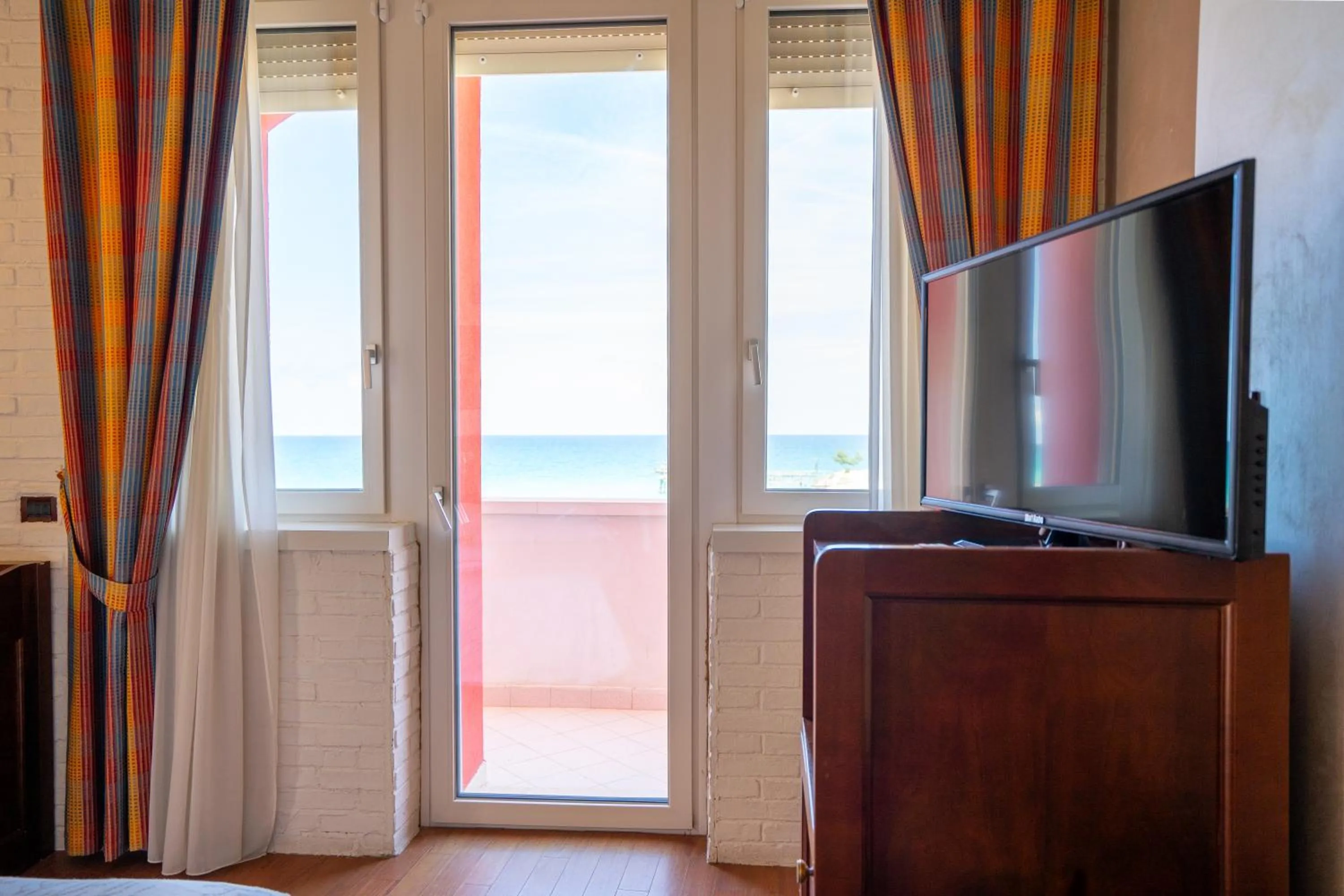 TV and multimedia in Art Hotel Santa Lucia