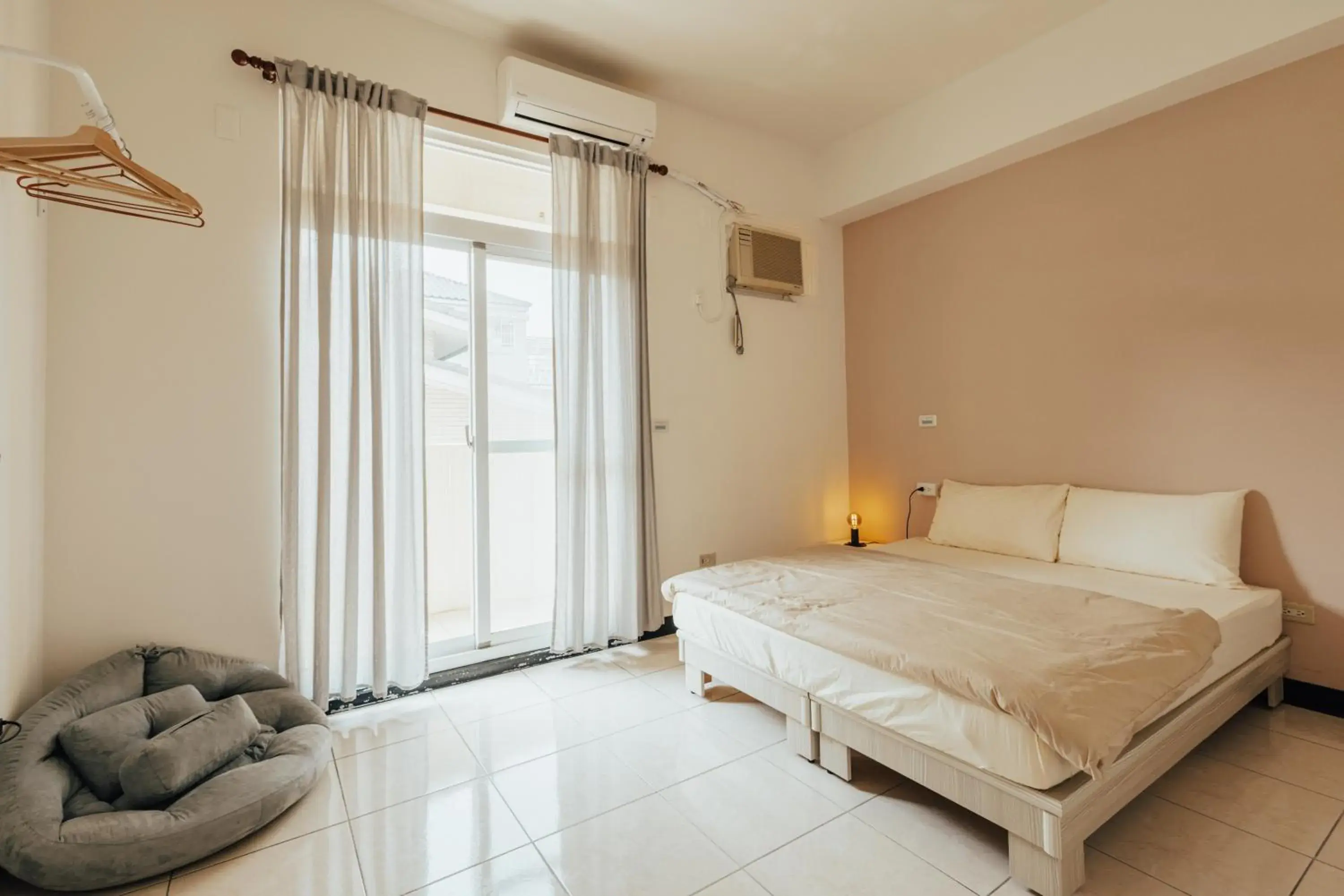 Standard Double Room with Shared Bathroom in Maybe Homestay Standard Double Room with Shared Bathroom in Maybe Homestay