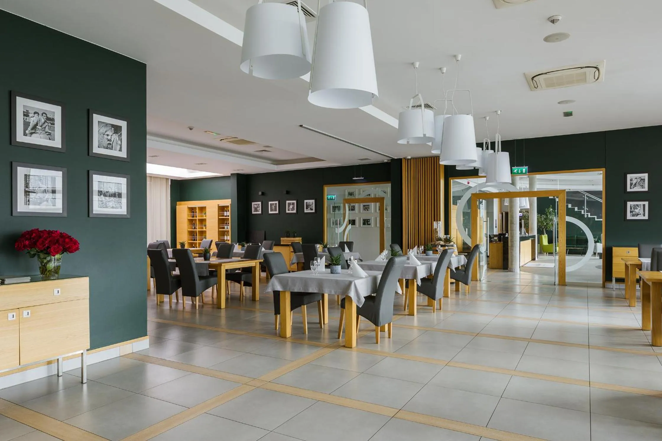 Restaurant/places to eat in Aroma Stone Hotel Spa