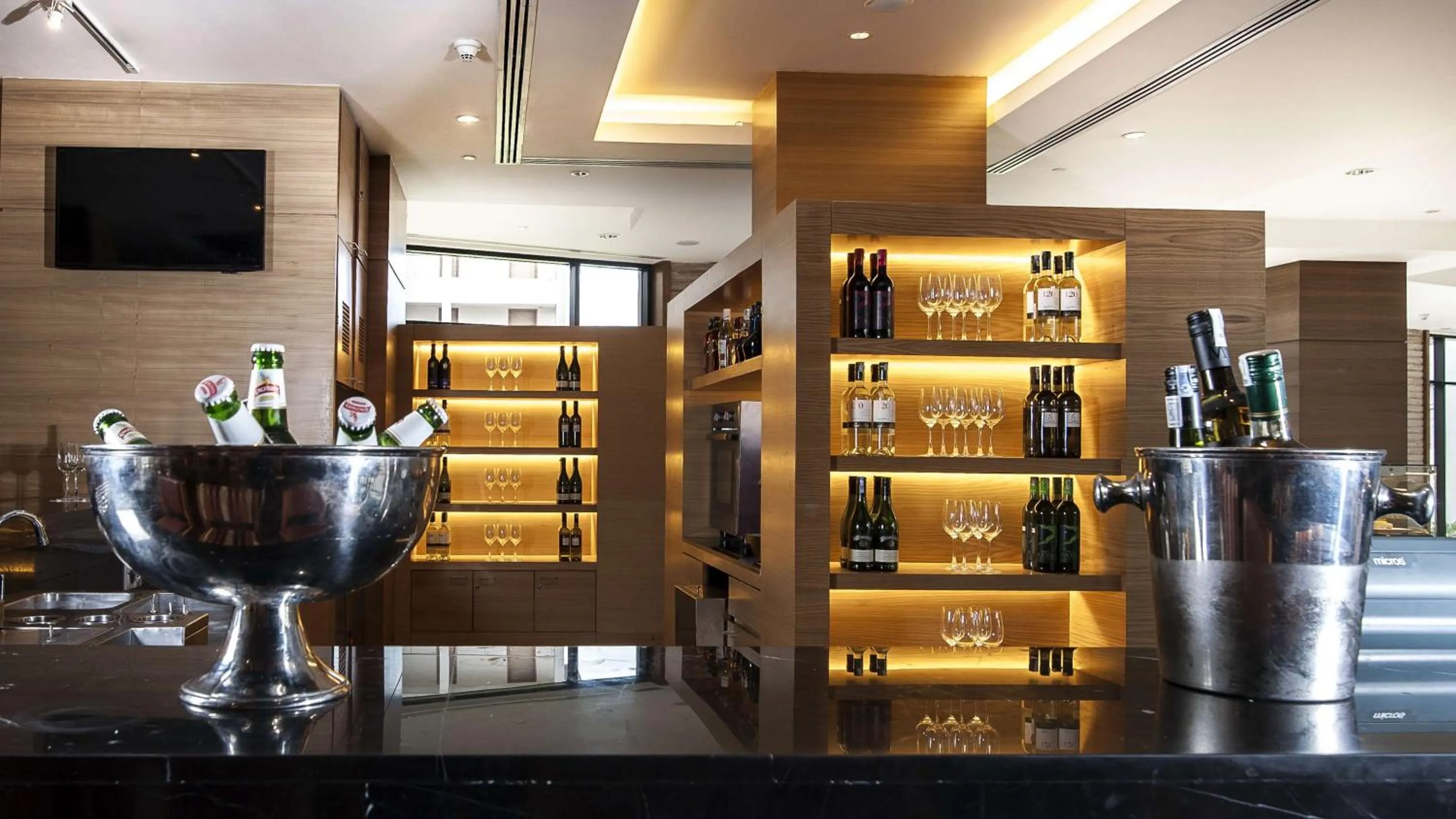 Lounge or bar in Hyatt Place Hampi