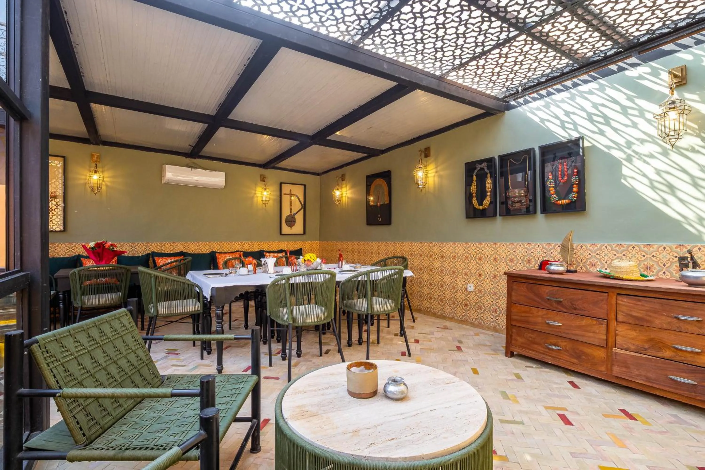 Restaurant/places to eat in Dar Khmissa Riad & Spa