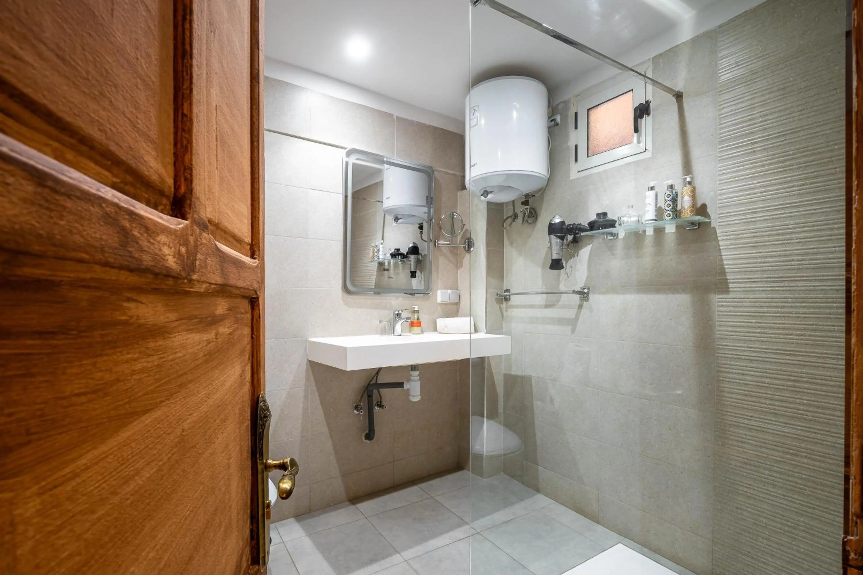 Shower in Dar Khmissa Riad & Spa