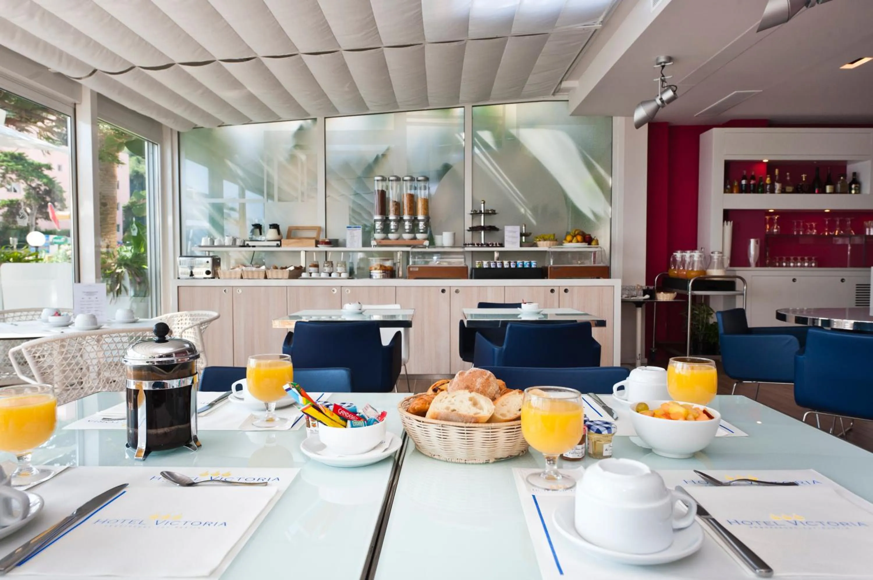 Restaurant/places to eat in Hotel Victoria