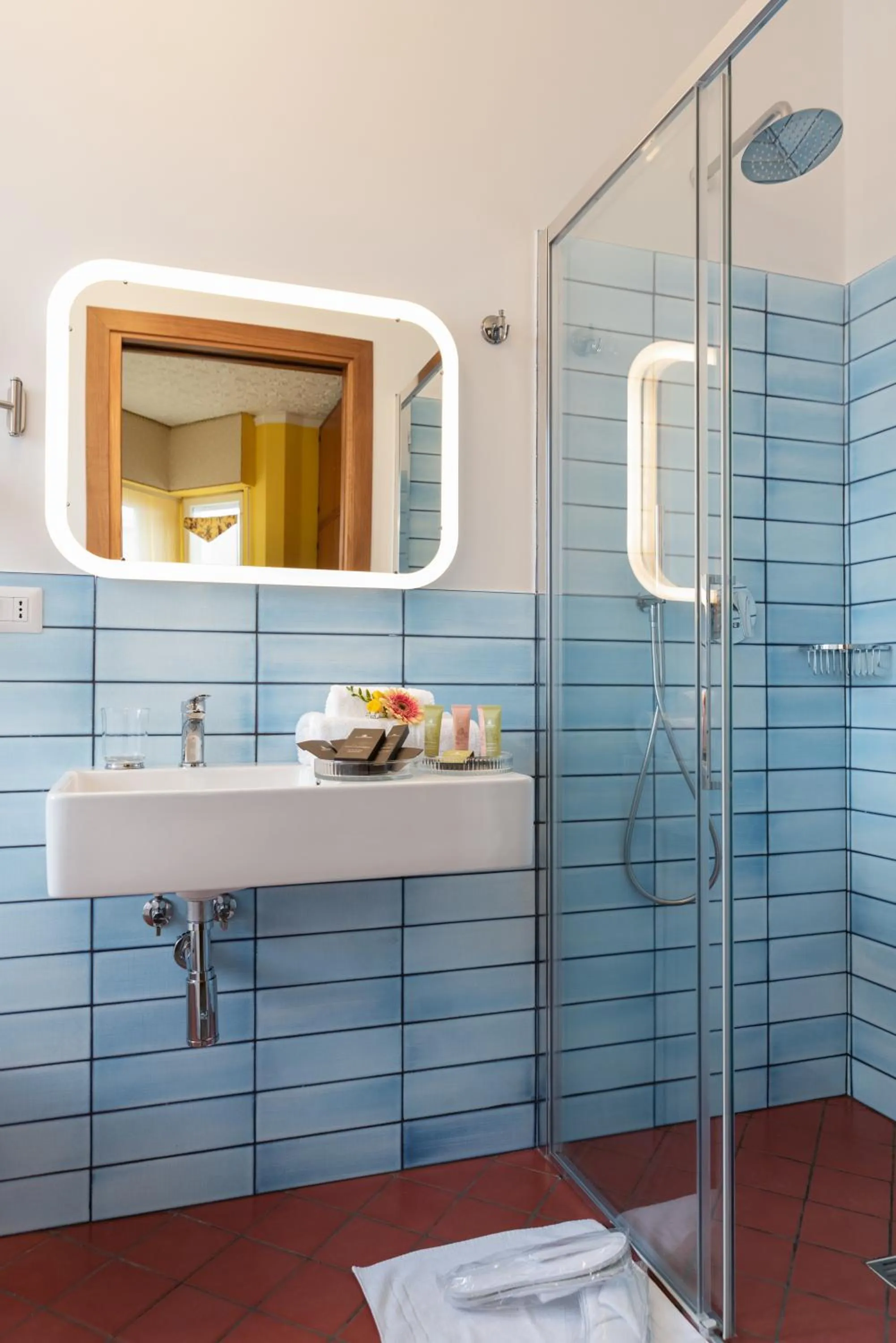 Bathroom in LA FORESTERIA DI MAESTINA