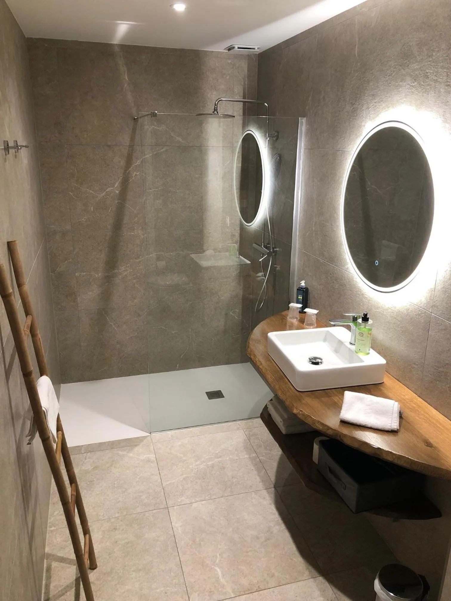 Bathroom in Auberge les Oliviers