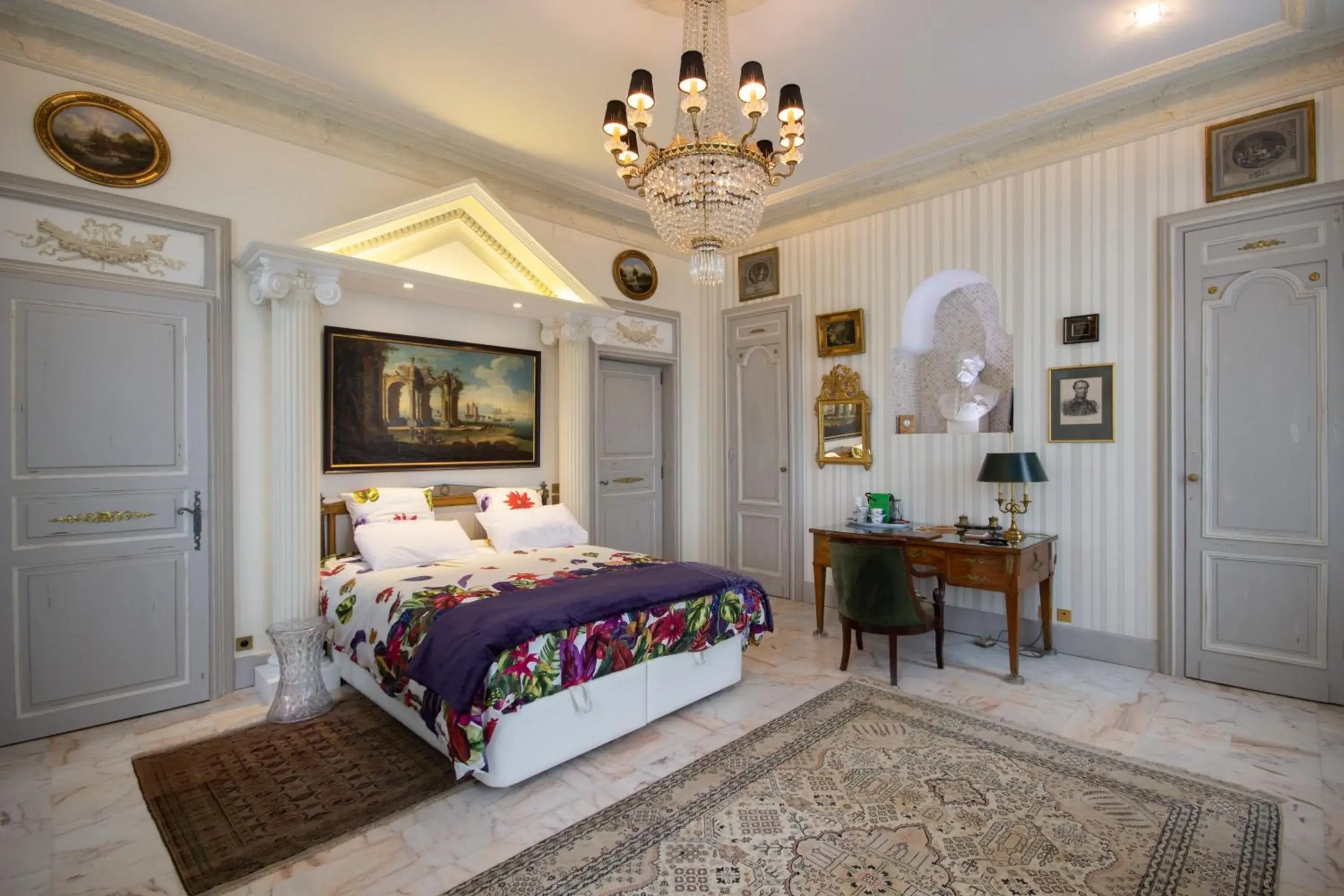 Double Room with Mountain View in Château de Druon Double Room with Mountain View in Château de Druon