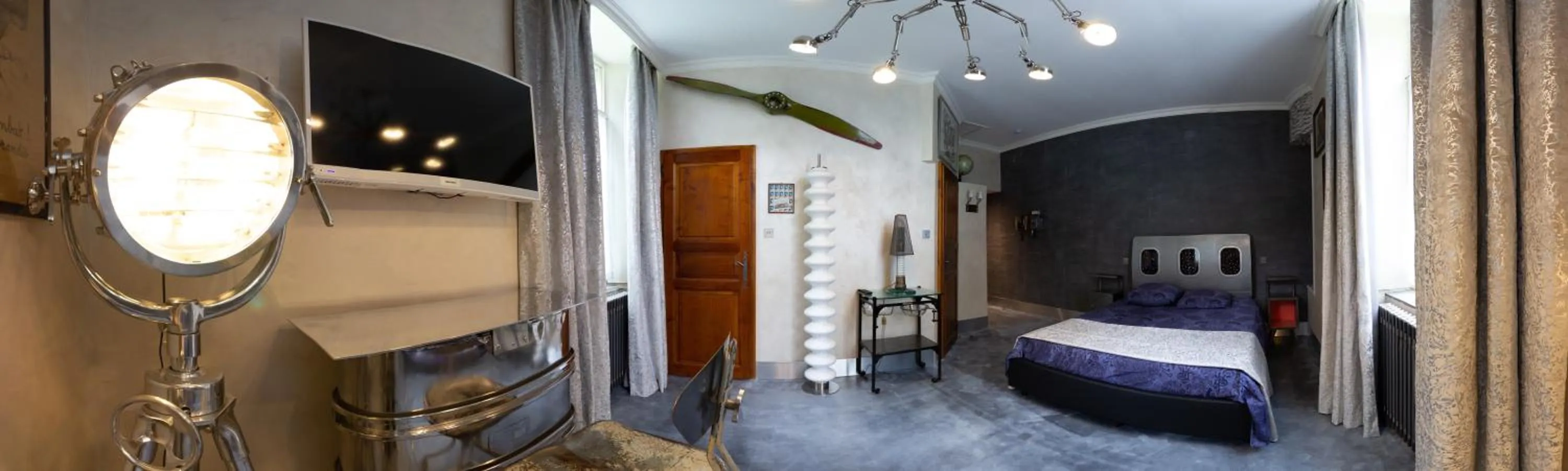 Bed in Château de Druon