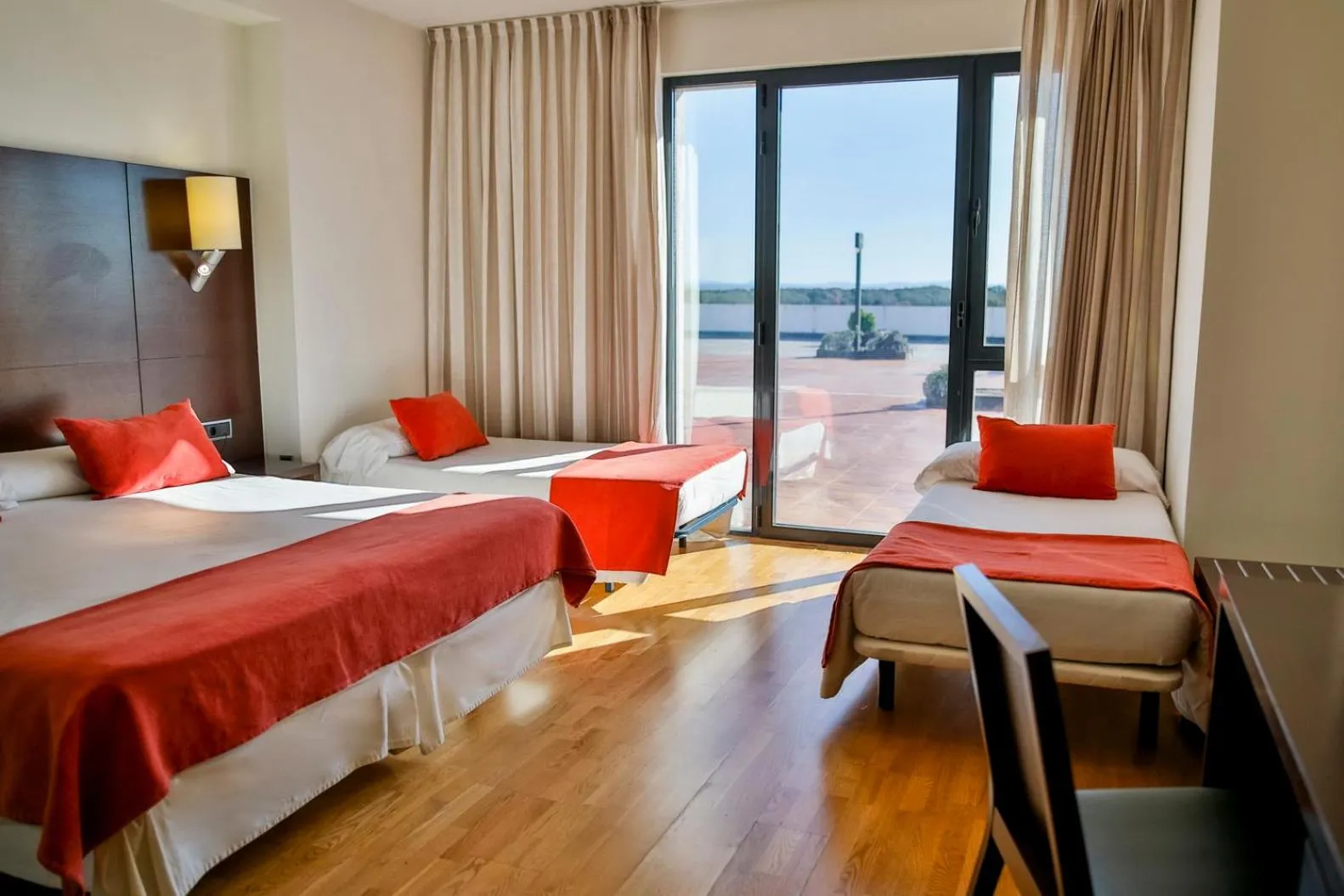 Photo of the whole room, Bed in Hospedium Hotel Valles de Gredos Golf