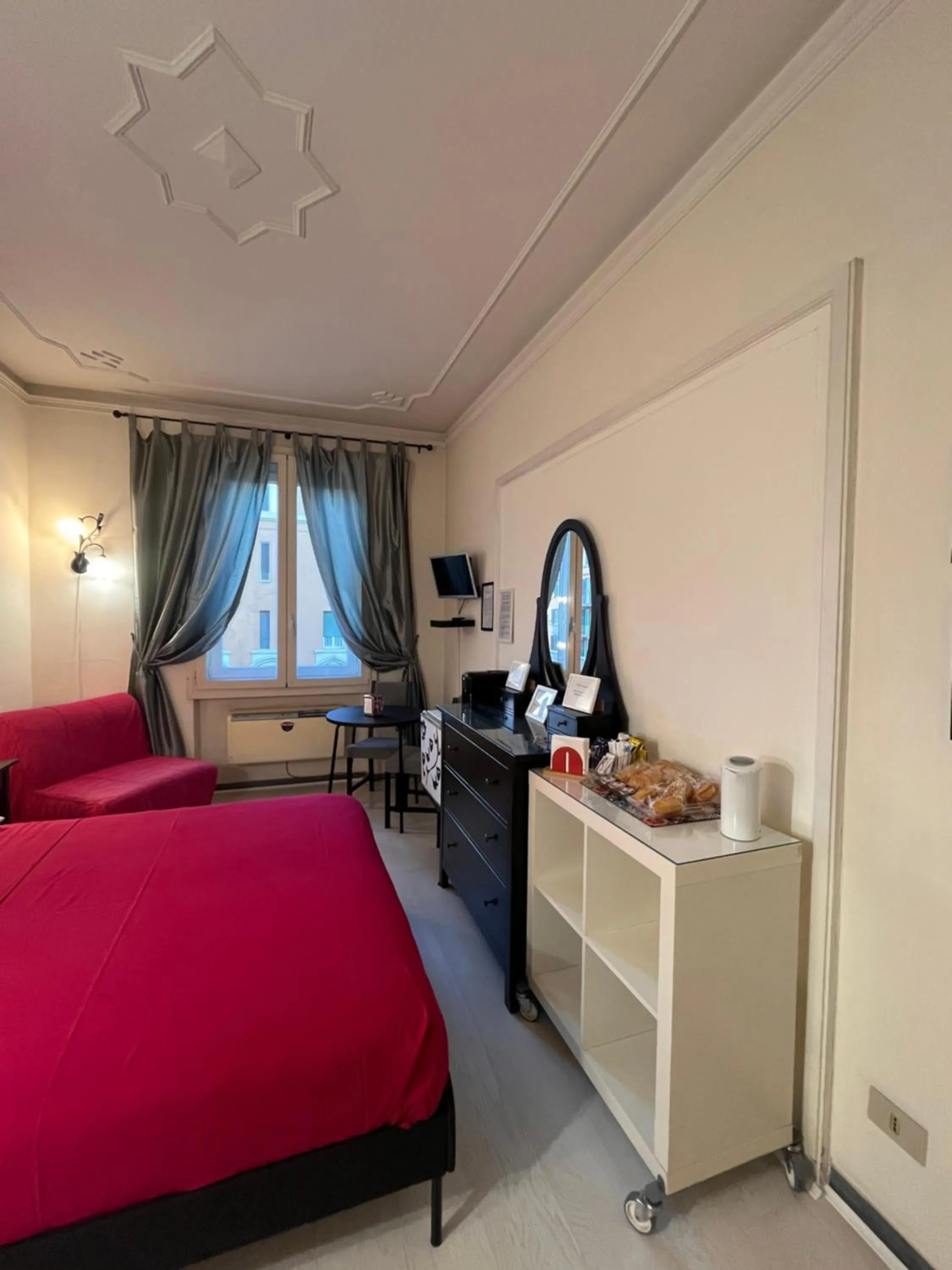 Coffee/tea facilities, Bed in B&B DolceVirginia