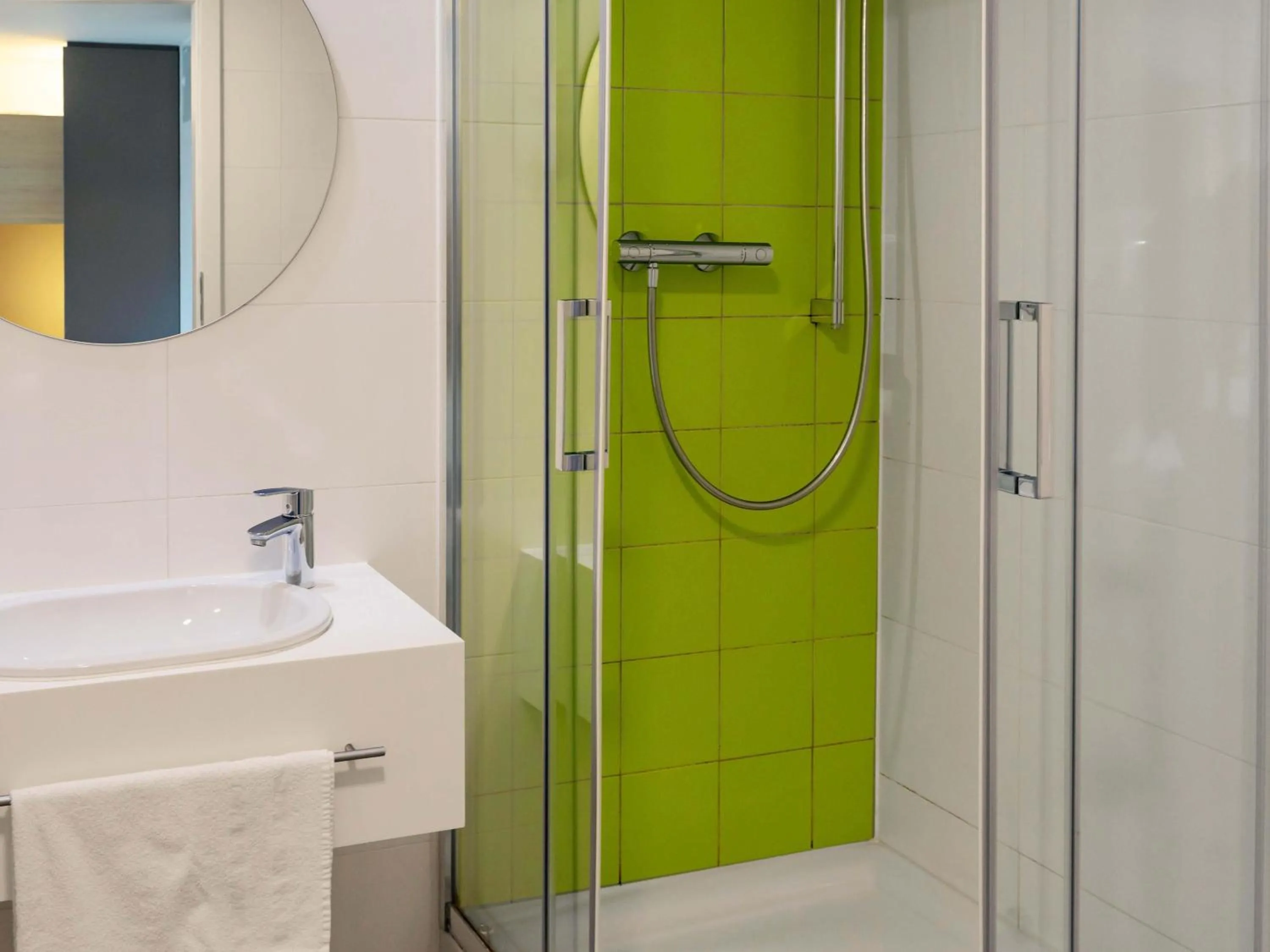 Shower in B&B HOTEL Fulda-Hbf