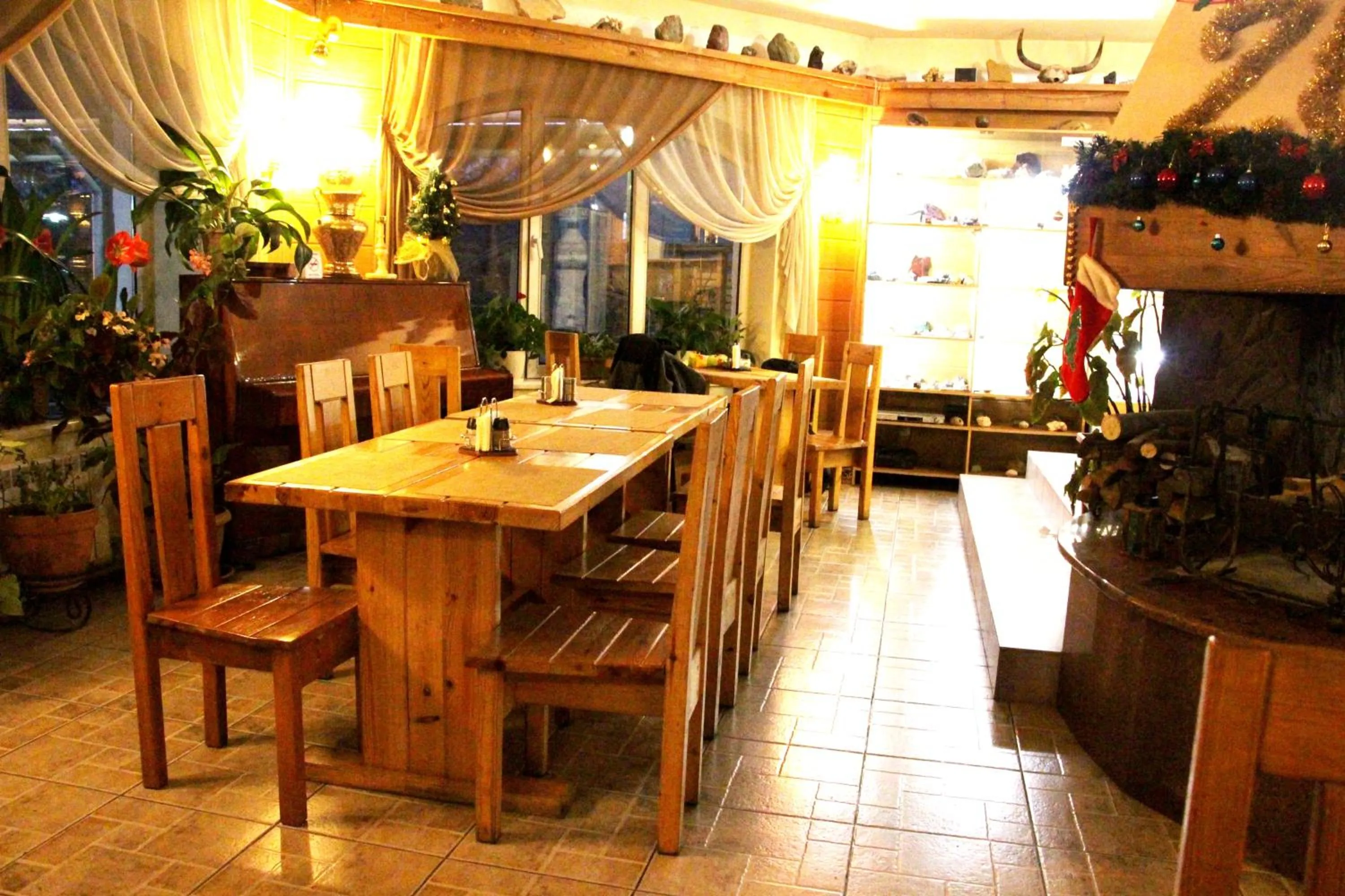 Restaurant/places to eat in Asian Mountains