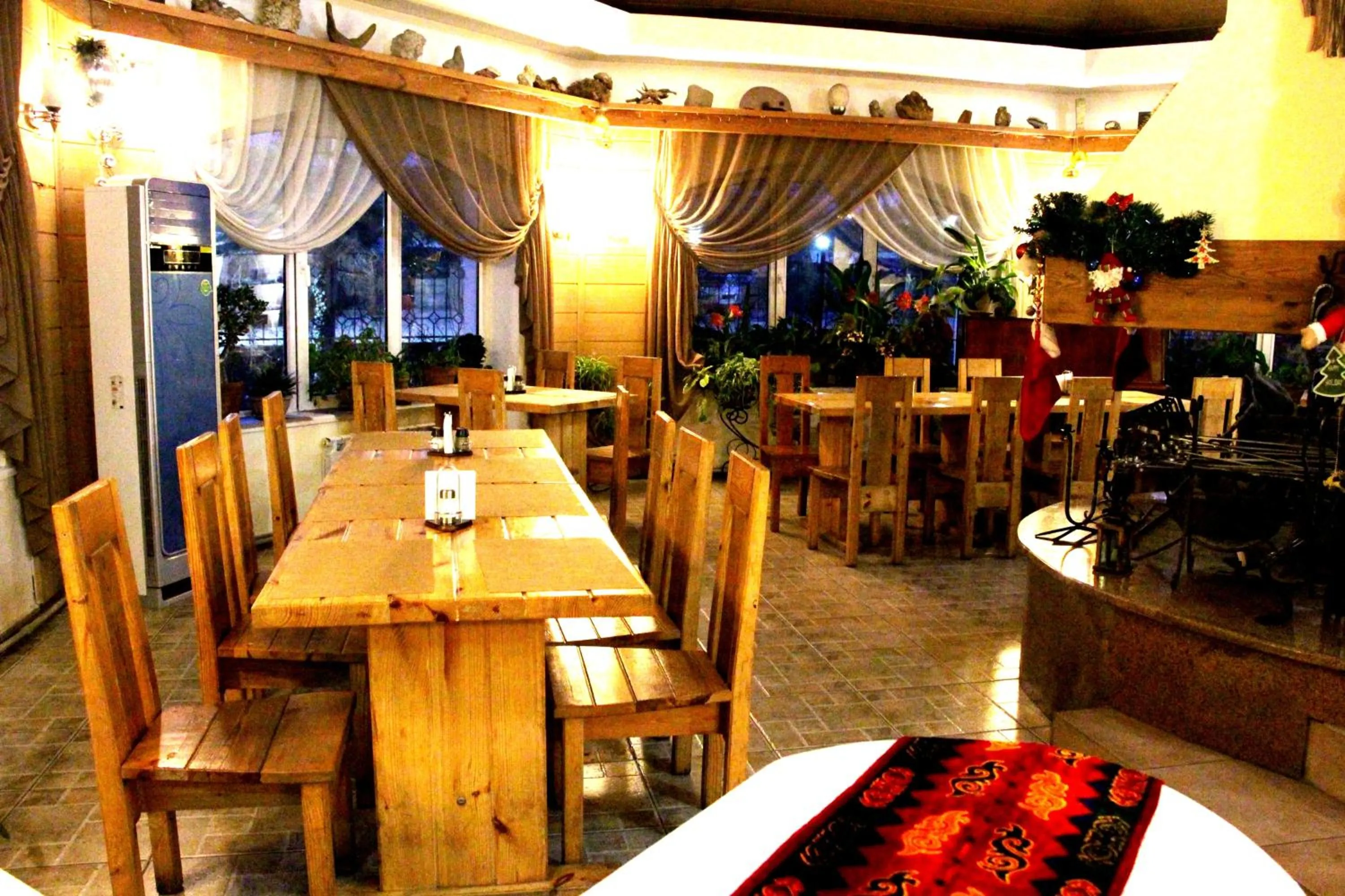 Restaurant/places to eat in Asian Mountains