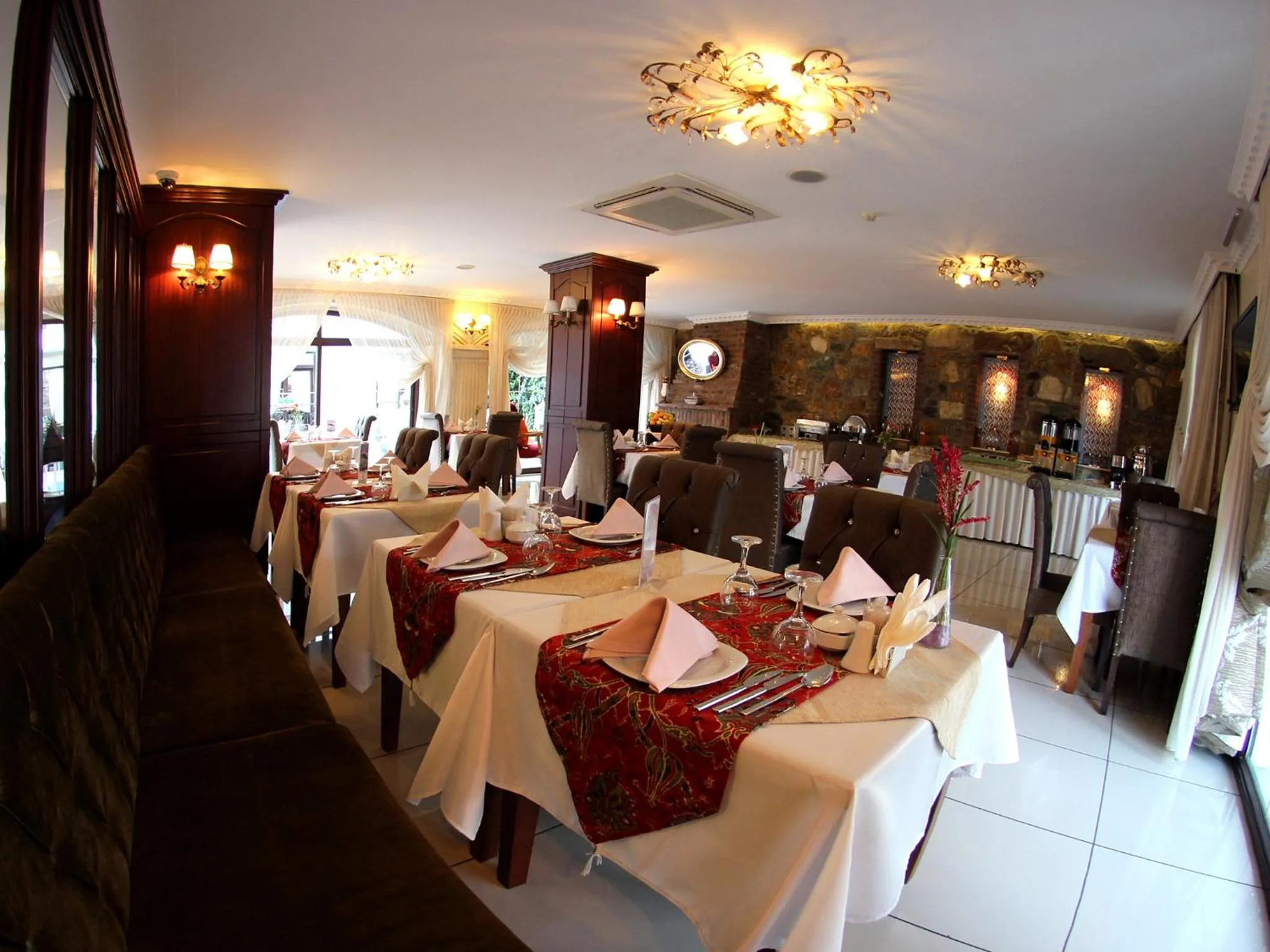 Restaurant/places to eat in Saint John Hotel