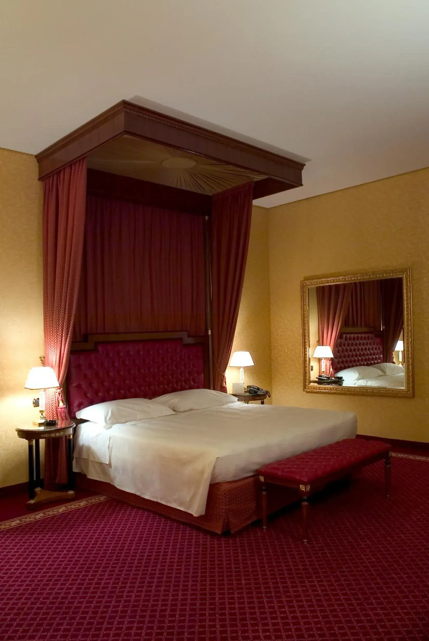 Suite in Hotel Maxim Suite in Hotel Maxim