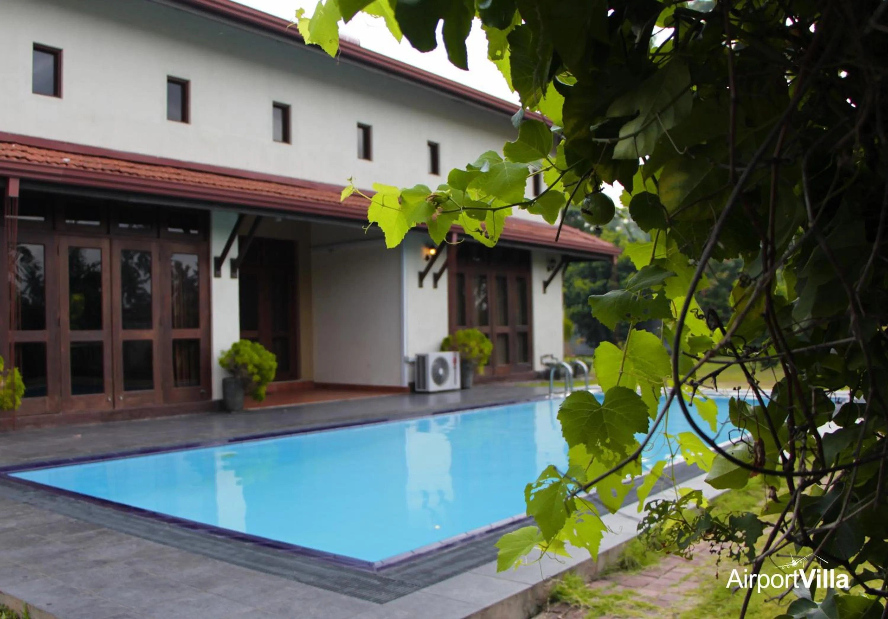 Property building in Airport Villa